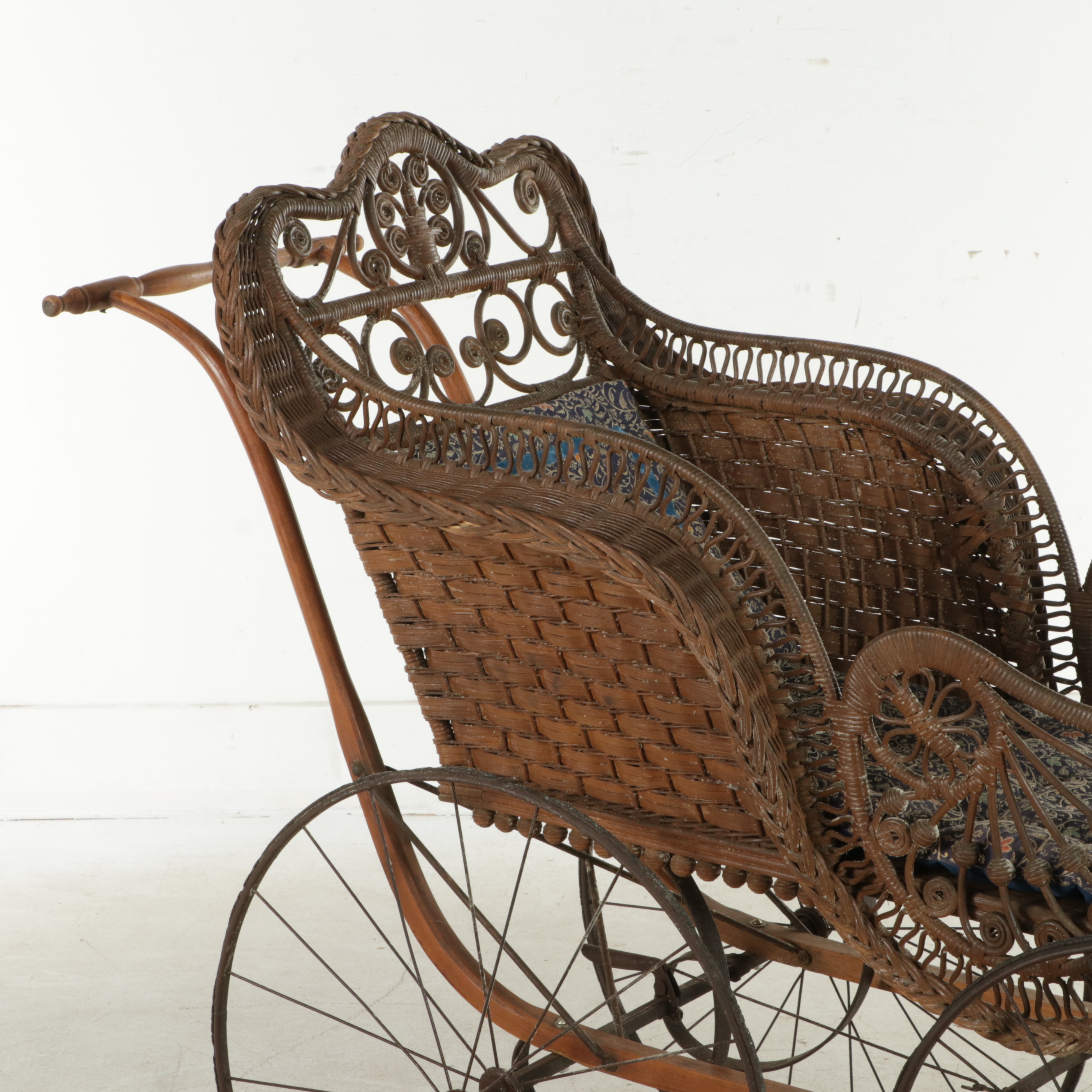 Late Victorian Wicker Baby Carriage, Late 19th/Early 20th Century