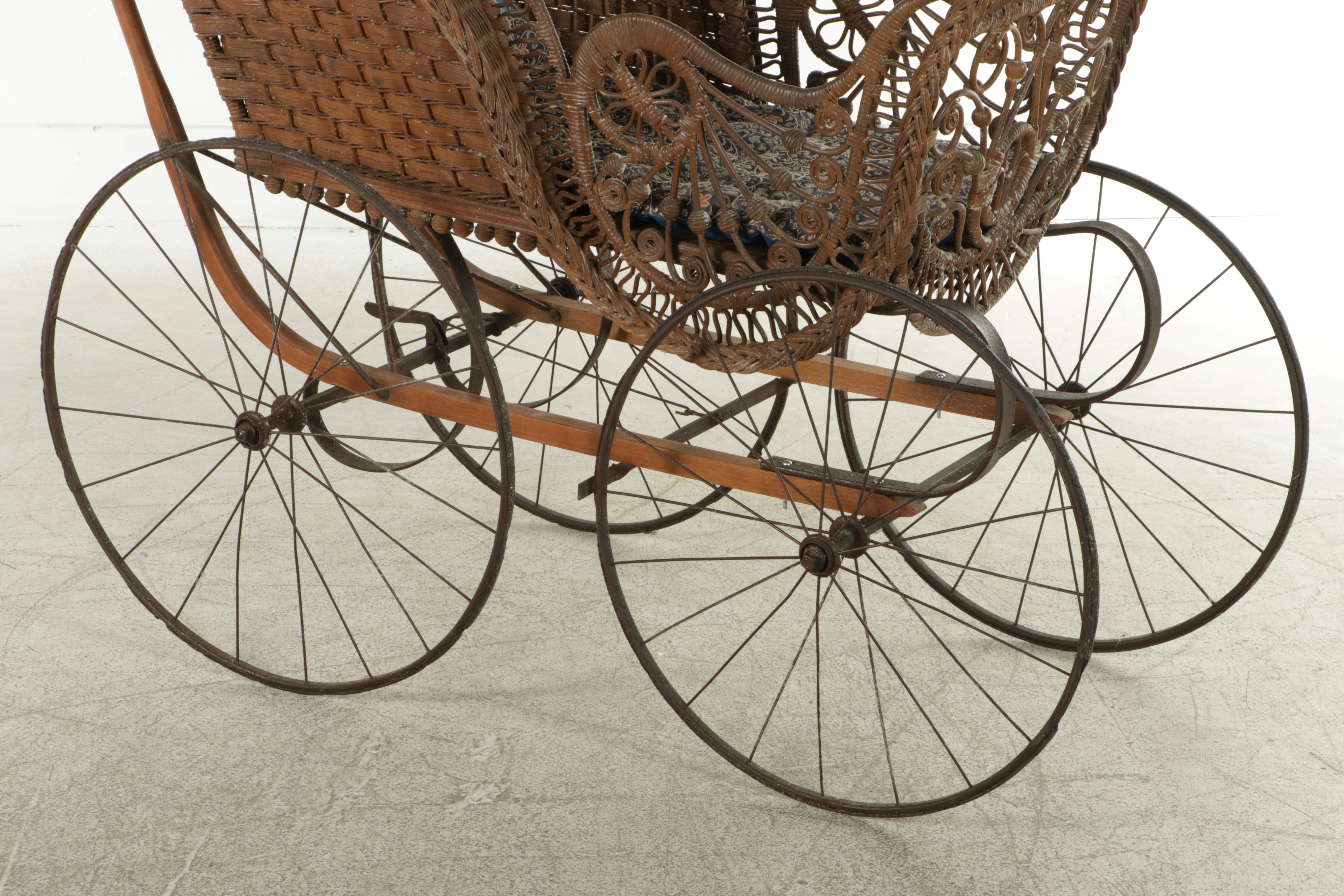 Late Victorian Wicker Baby Carriage, Late 19th/Early 20th Century