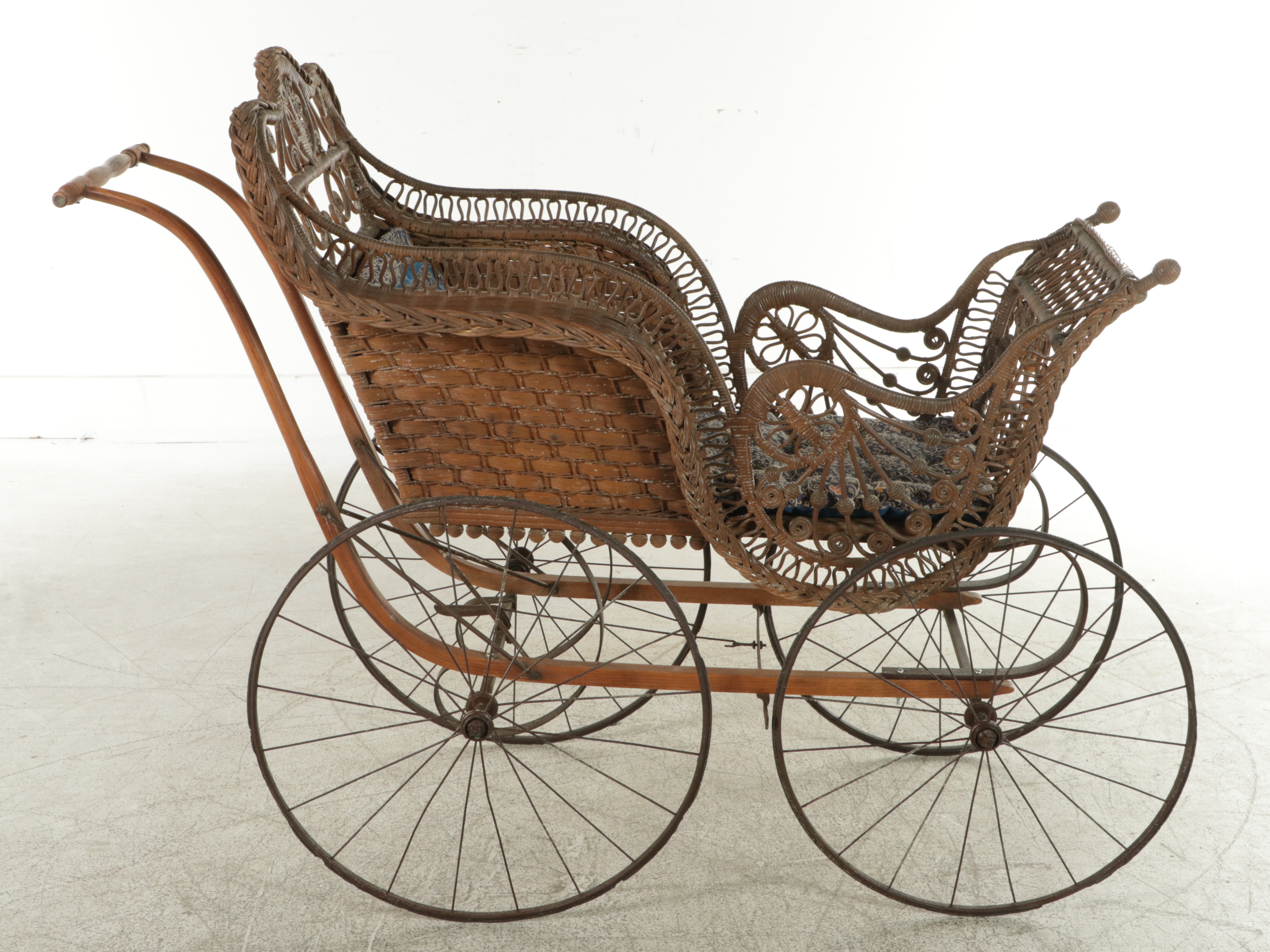 Late Victorian Wicker Baby Carriage, Late 19th/Early 20th Century