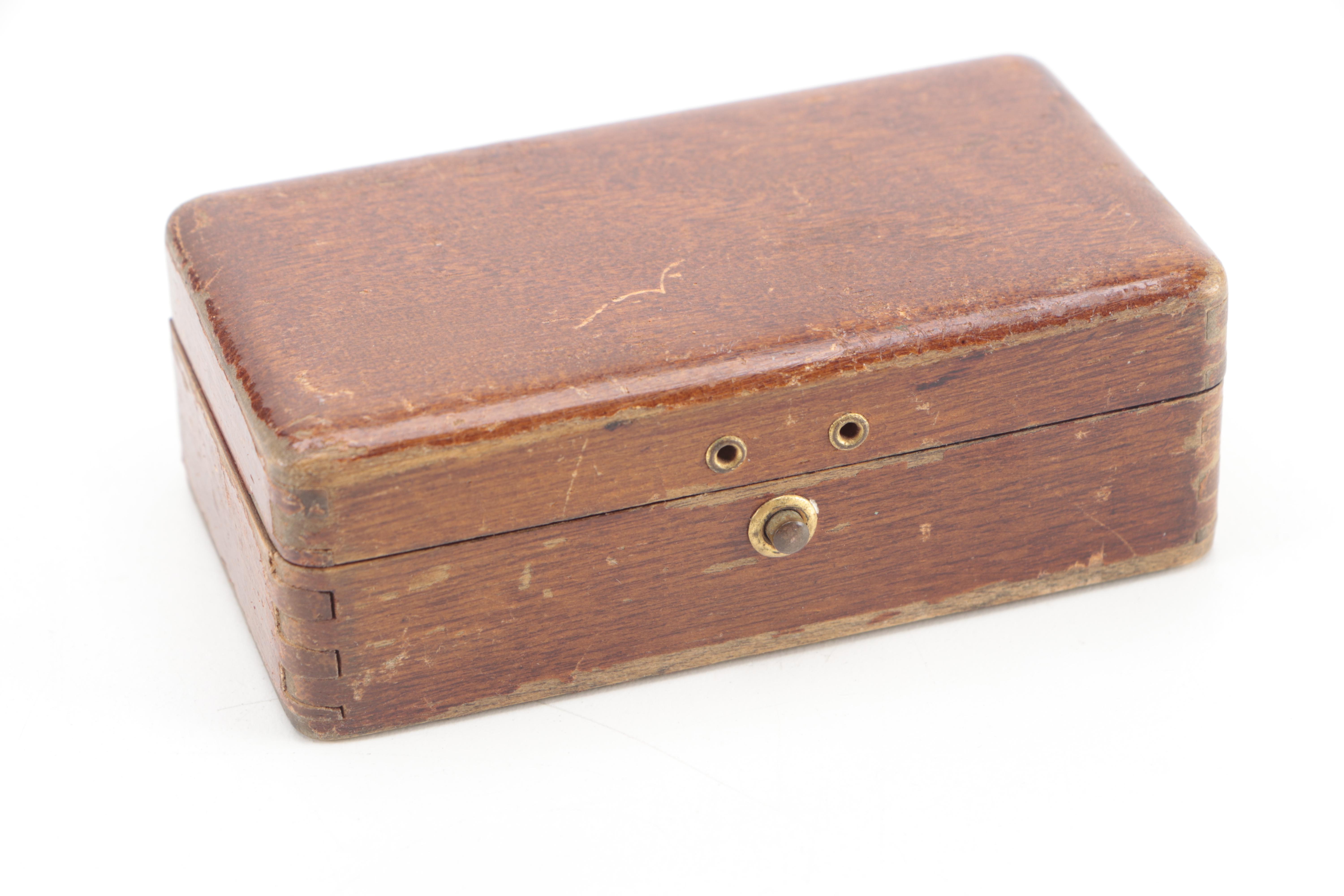 Gillette Richwood Double Edge Safety Razor with Blade Case