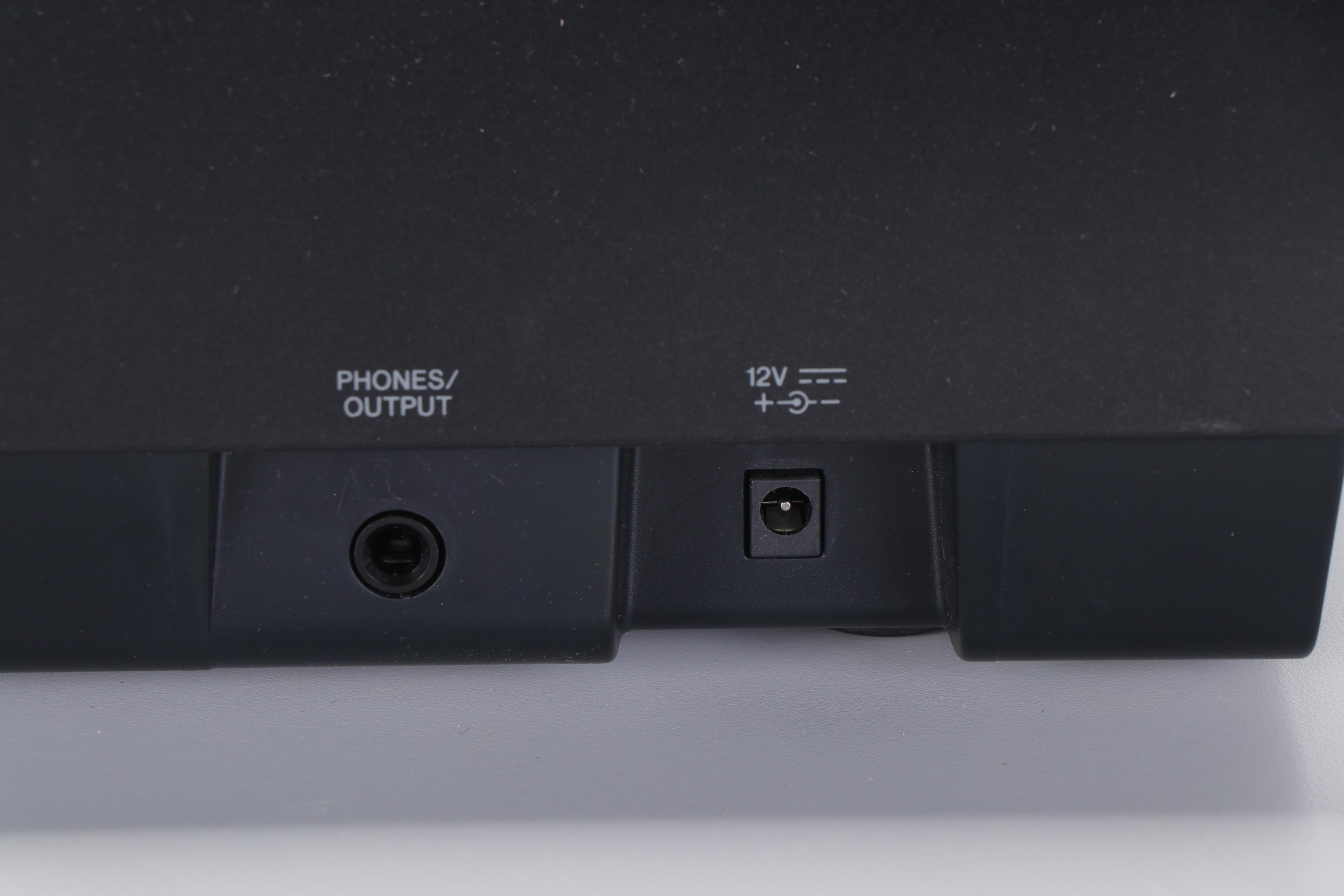 Yamaha Digital Keyboard with MouKey Foot Pedal