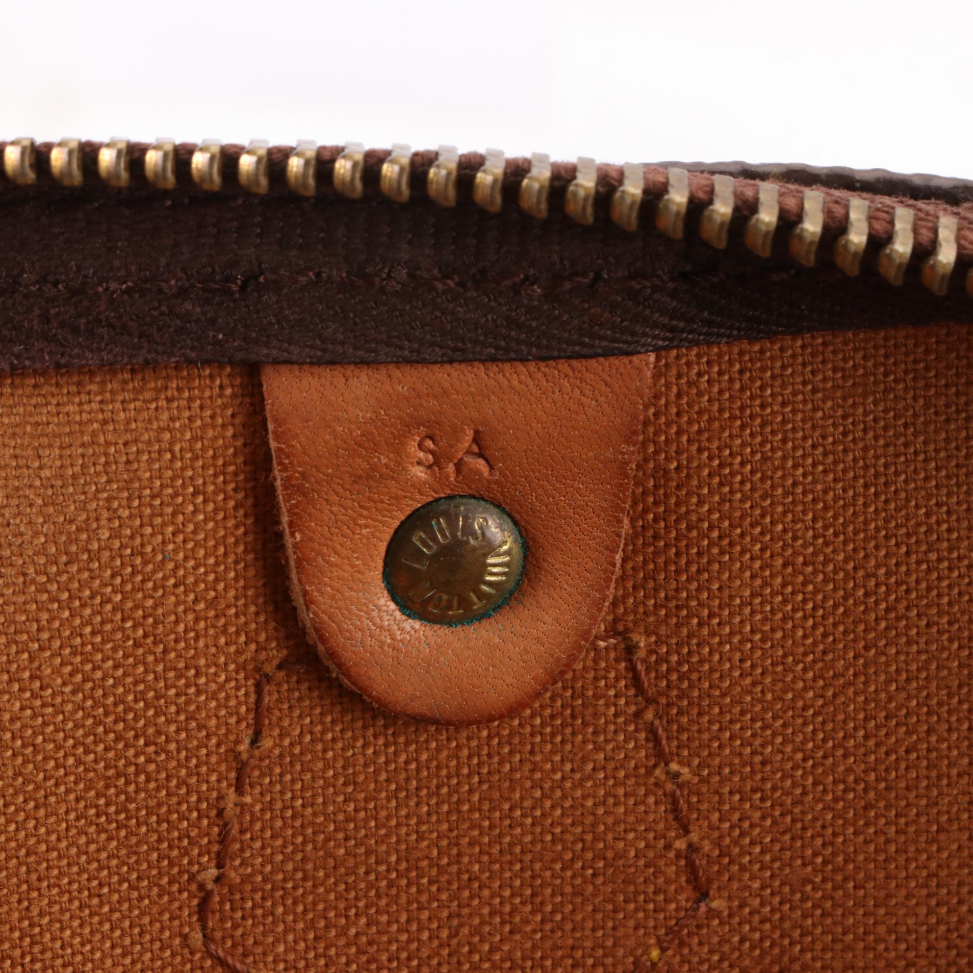 Louis Vuitton Speedy 40 in Monogram Canvas and Vachetta Leather