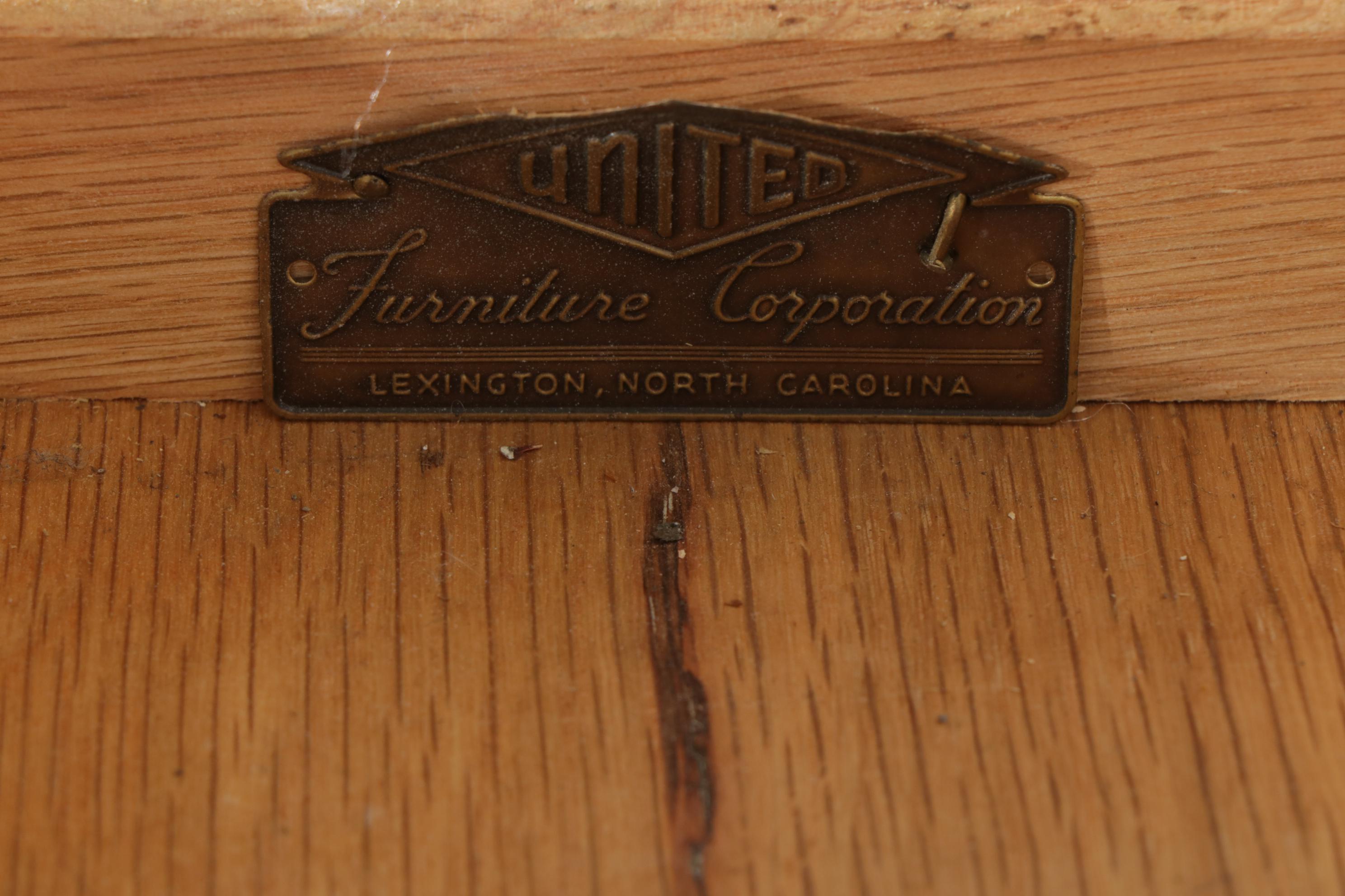 United Furniture Corporation Mid Century Modern Blonde Wood Bedroom Set