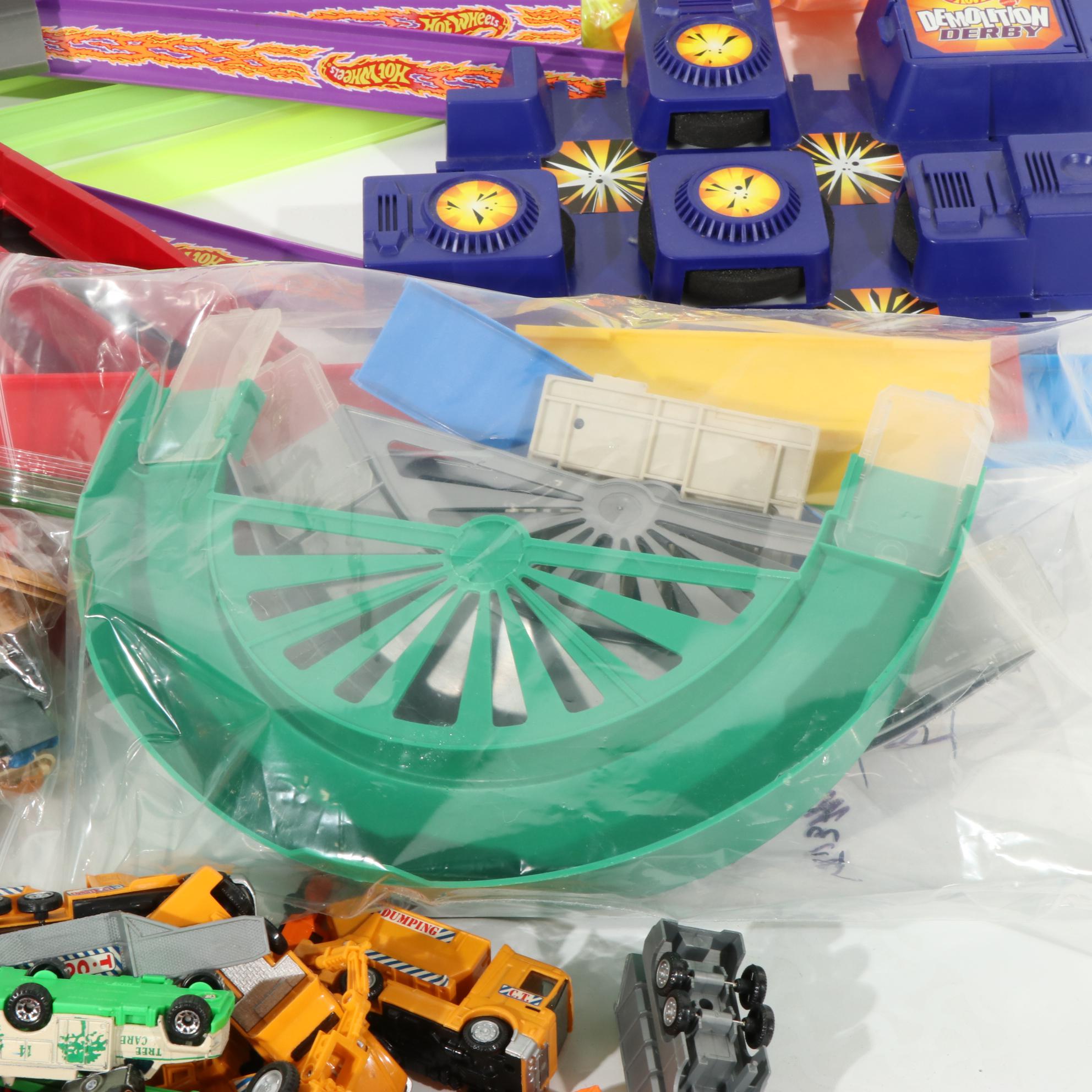 Darda Racetrack and Diecast Cars and Trucks