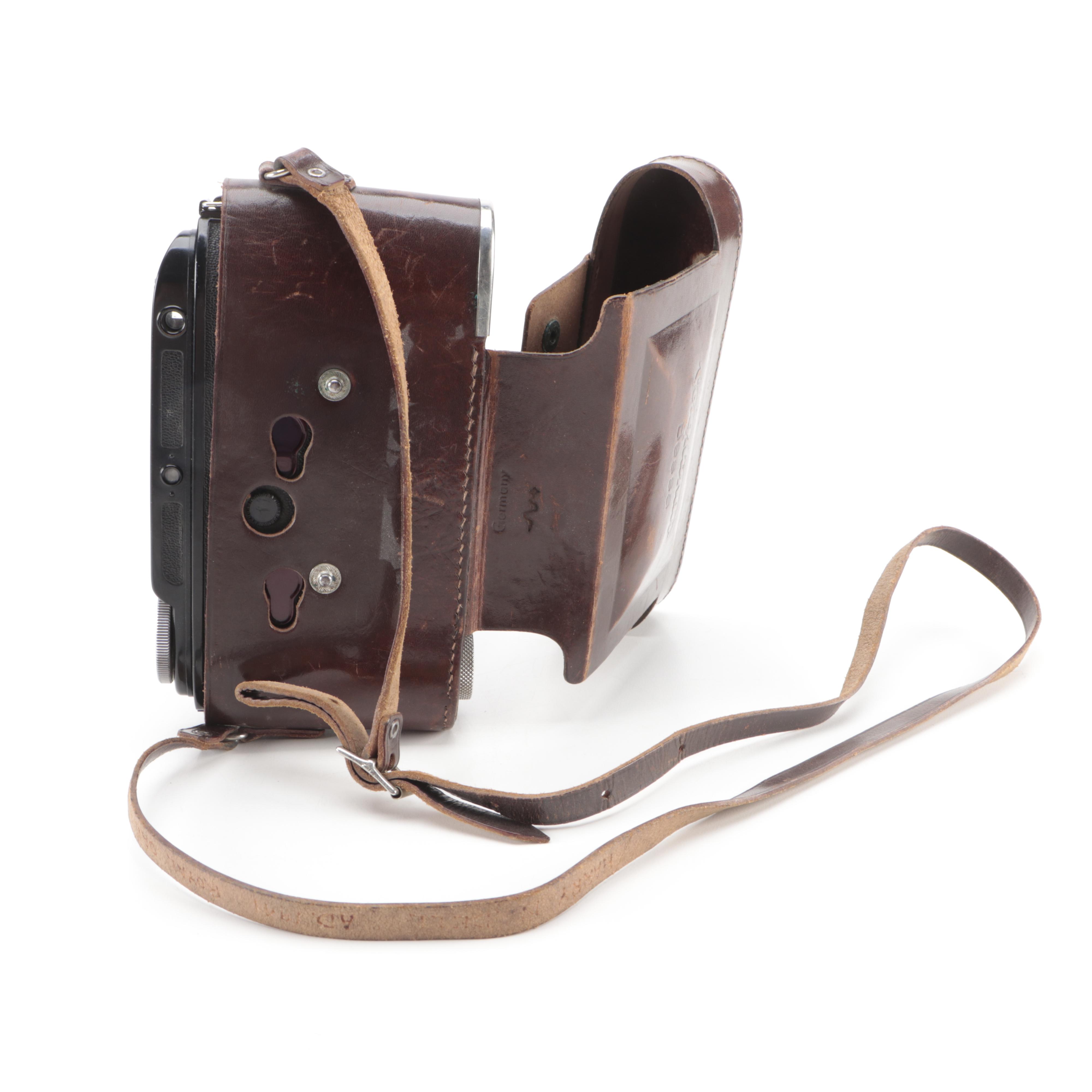 Graflex Crown Graphic and Voigtländer Bessa Camera