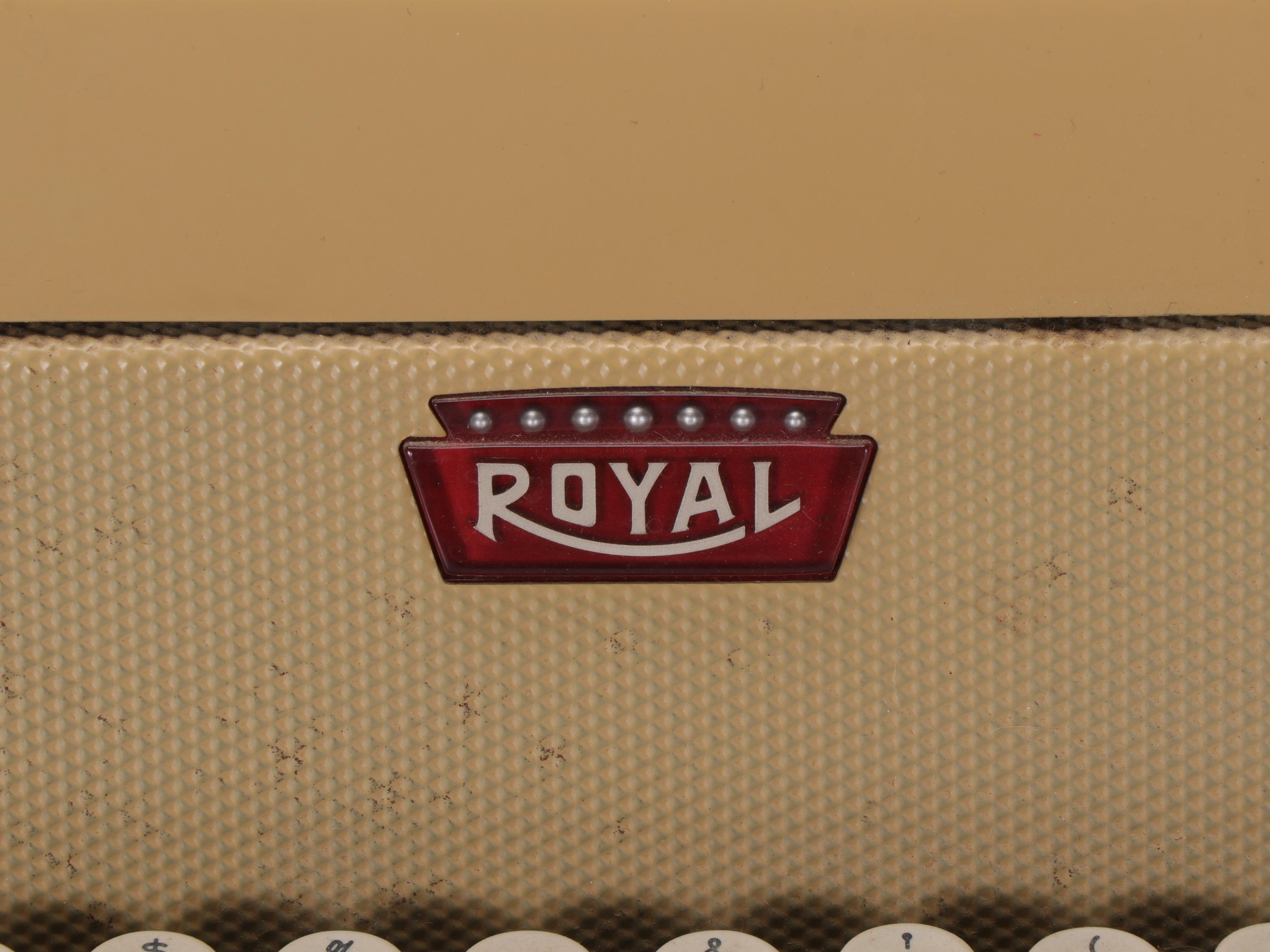 Royal FP Manual Standard Typewriter, Mid-20th Century
