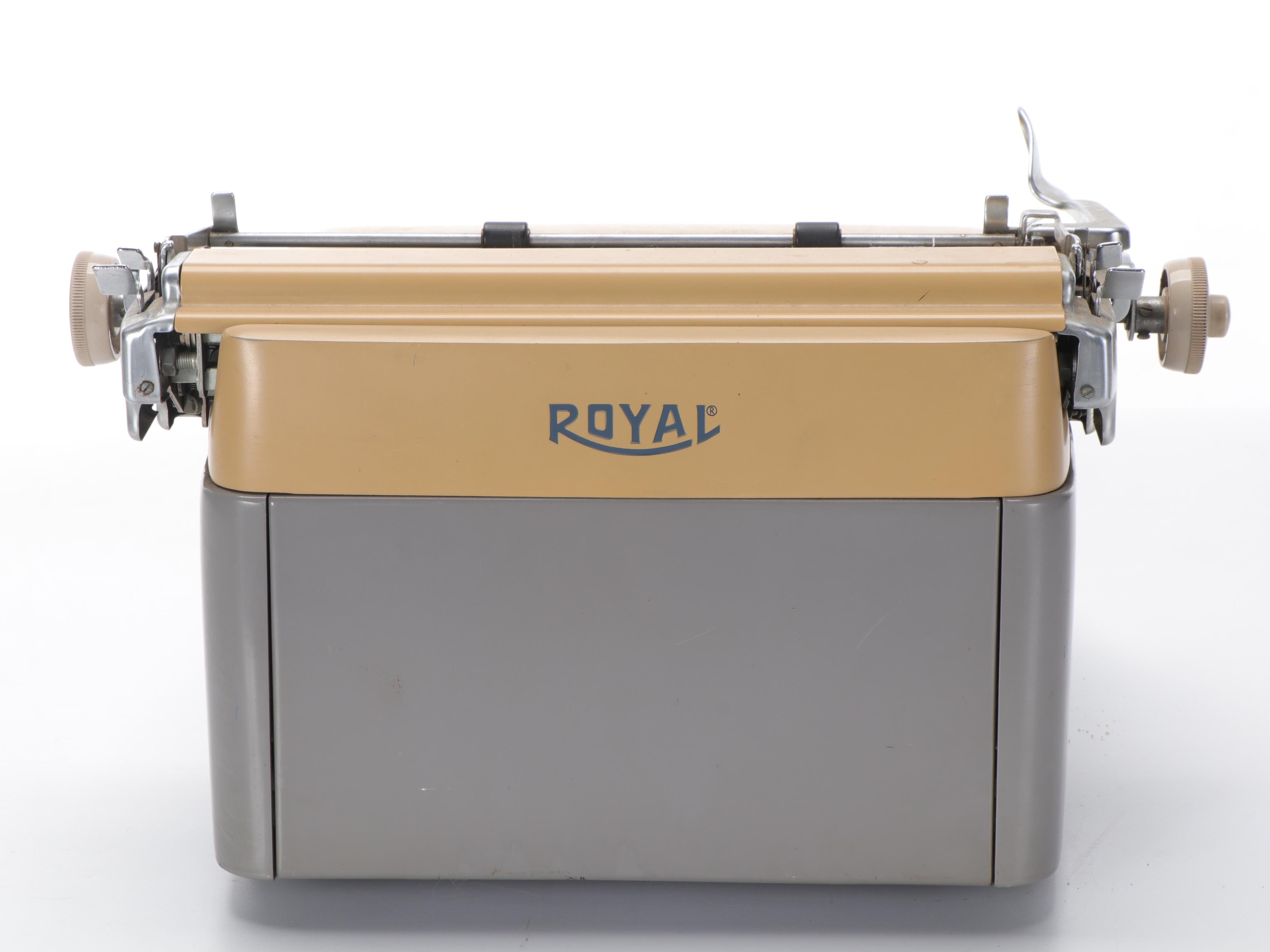 Royal FP Manual Standard Typewriter, Mid-20th Century