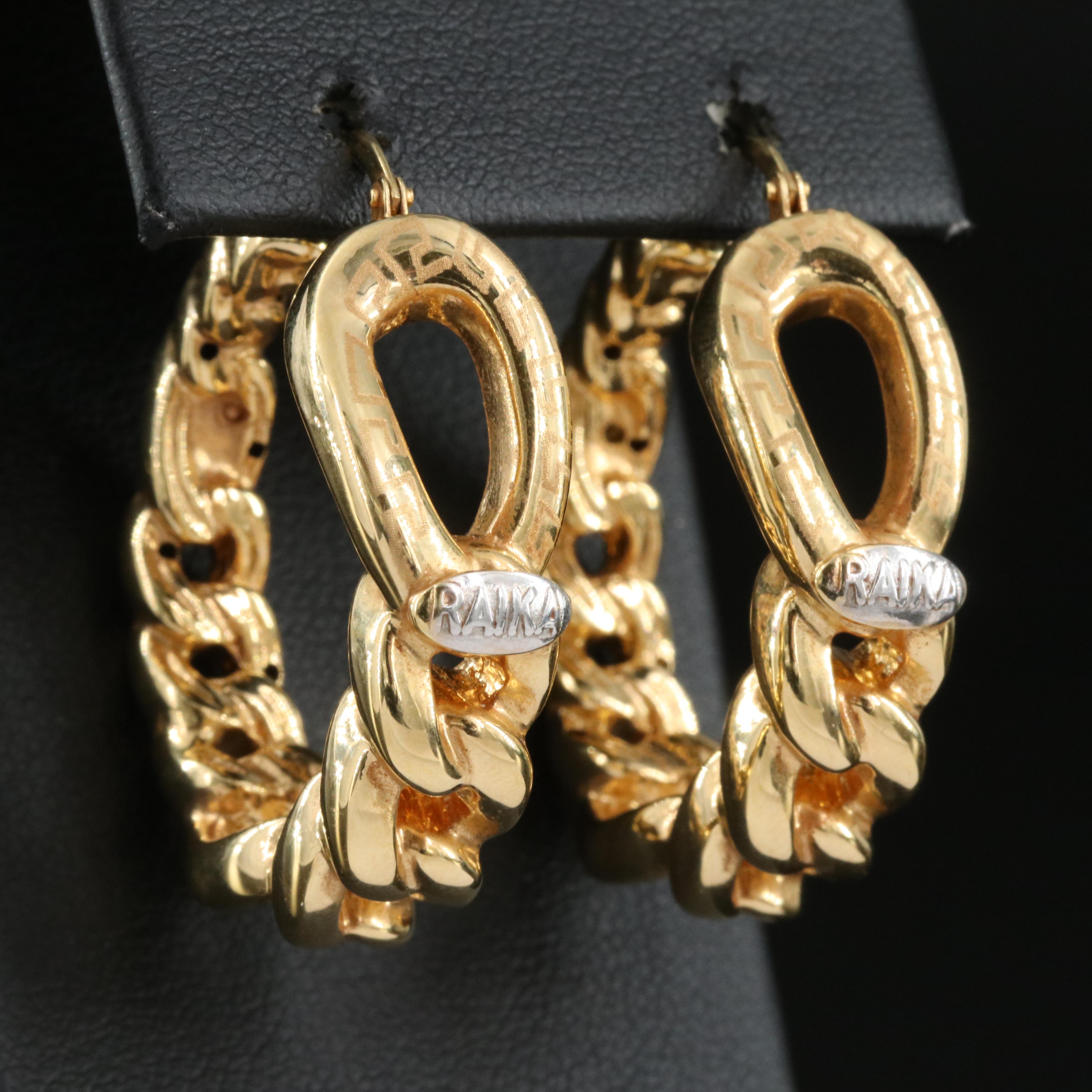 Raika 18K Graduated Curb Chain Motif Hoop Earrings with Greek Key Detail