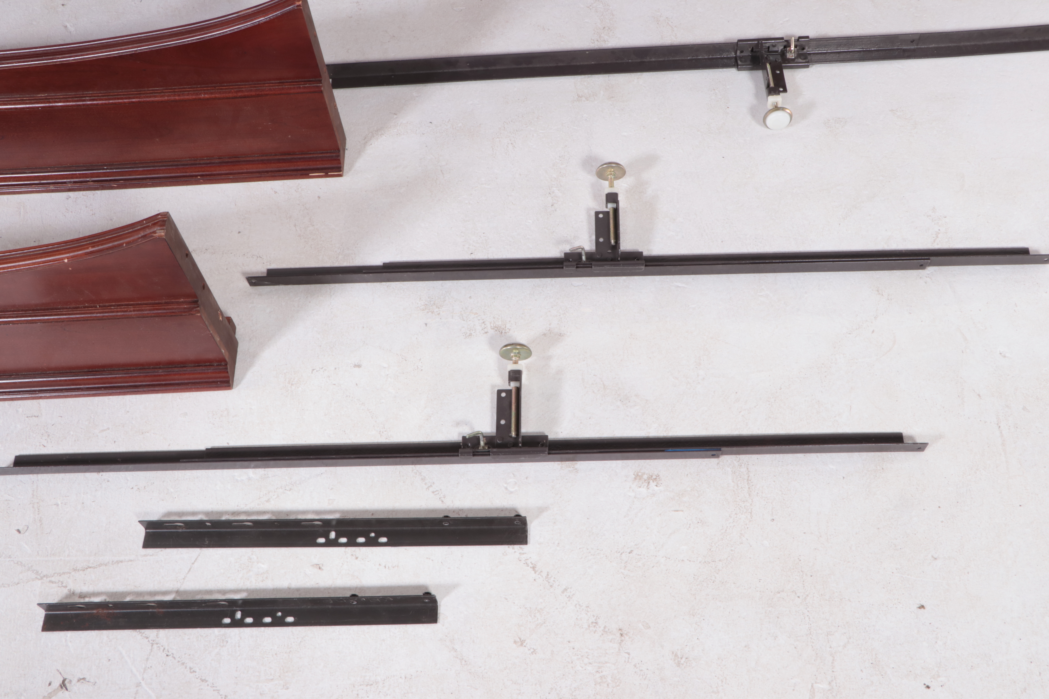 Classical Style Cherrywood-Stained Queen Size Sleigh Bed Frame