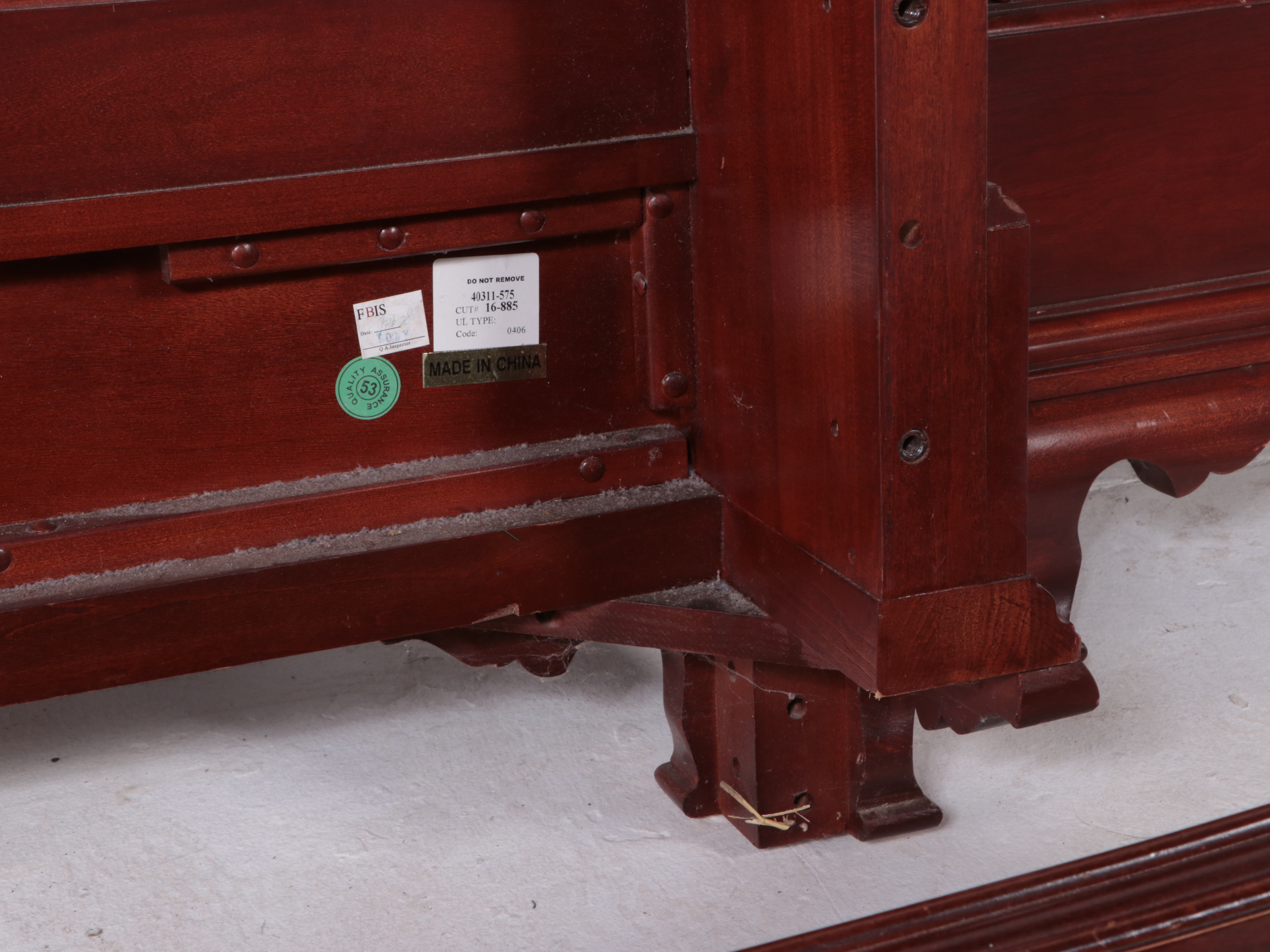 Classical Style Cherrywood-Stained Queen Size Sleigh Bed Frame