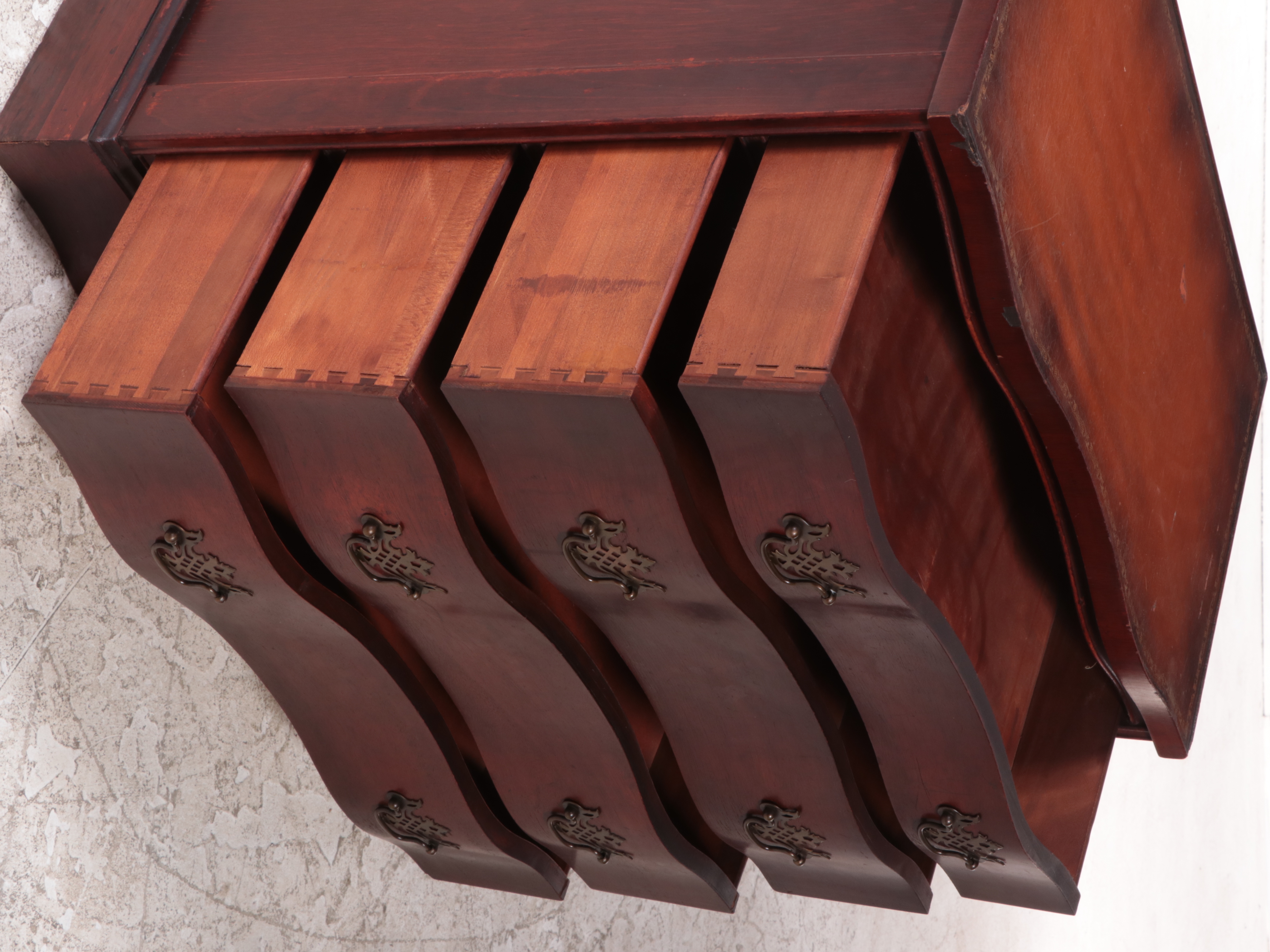 Federal Style Mahogany Four-Drawer Serpentine Bedside Chest, Mid-20th Century