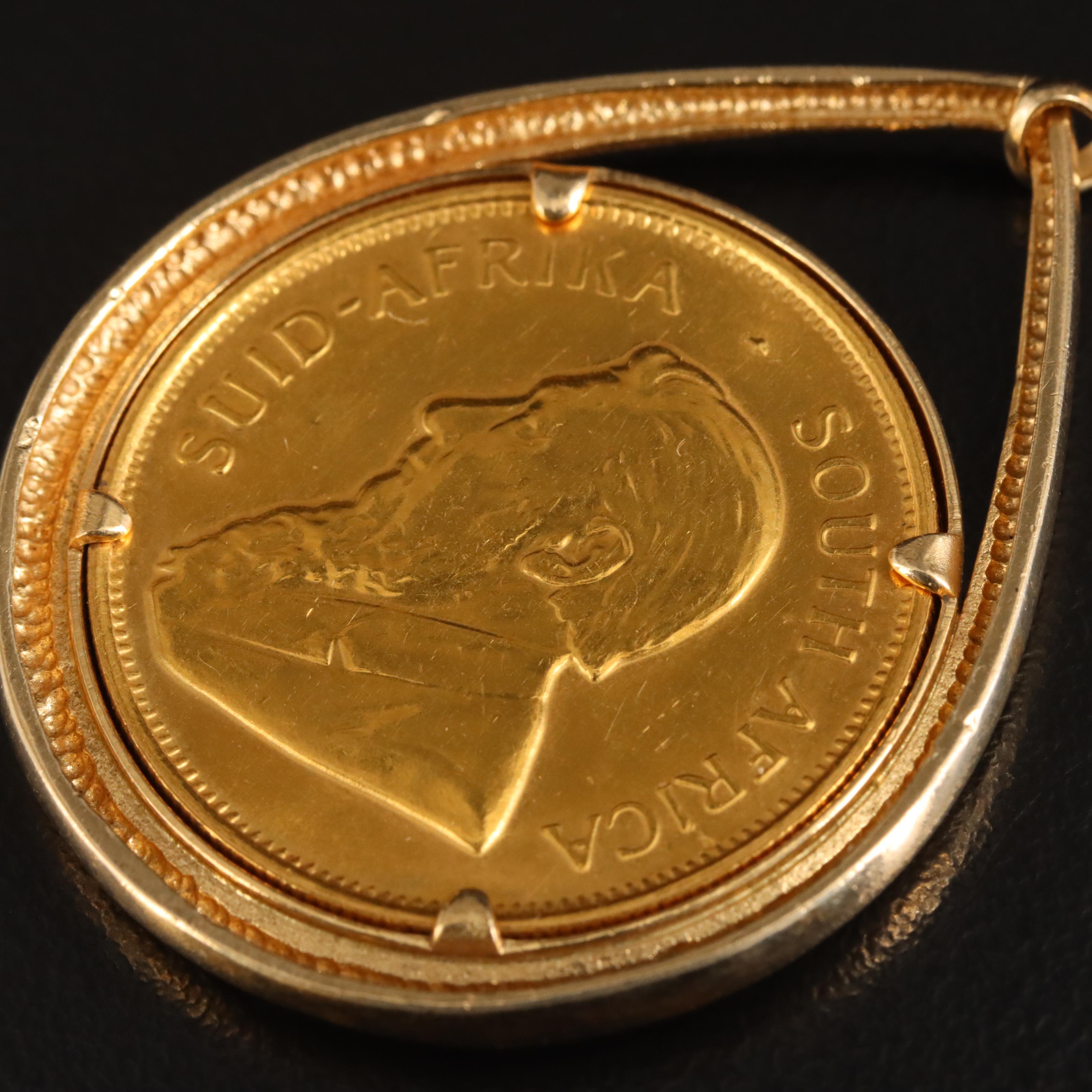 14K Pendant Holding 1982 South Africa Half Krugerrand 1/2 oz. Gold Bullion Coin