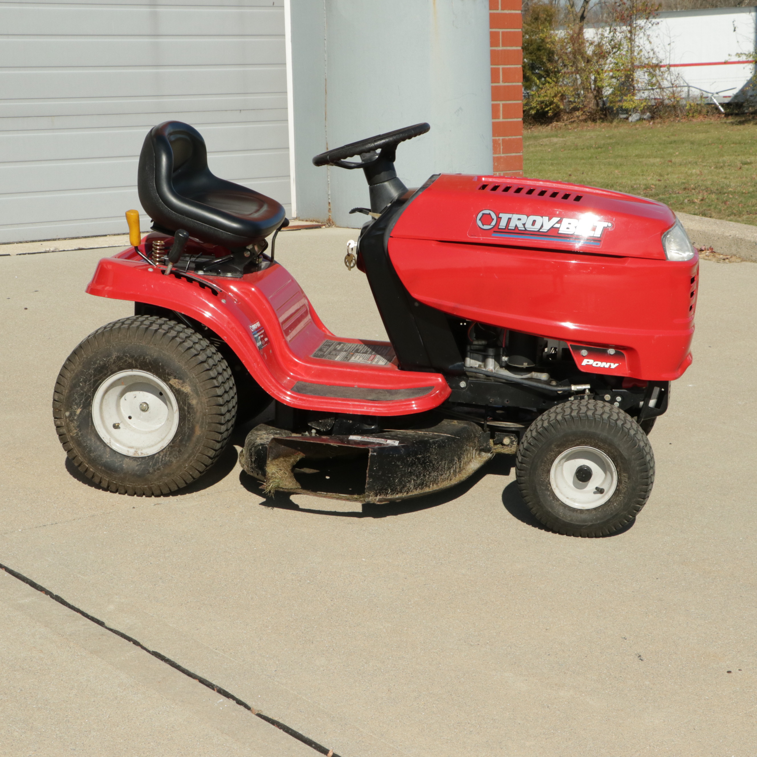 Troy-Bilt Pony 42" Deck Riding Lawnmower