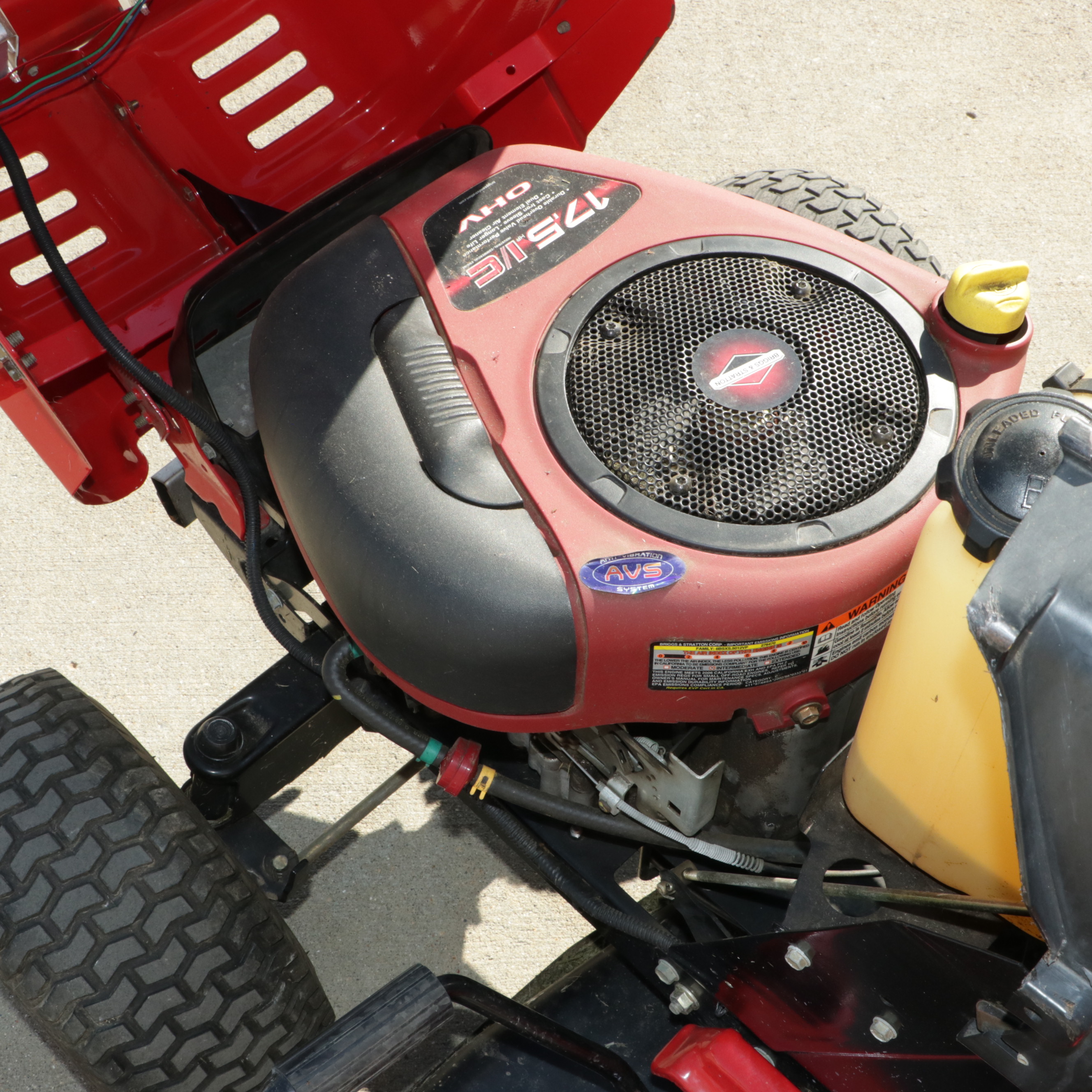 Troy-Bilt Pony 42" Deck Riding Lawnmower