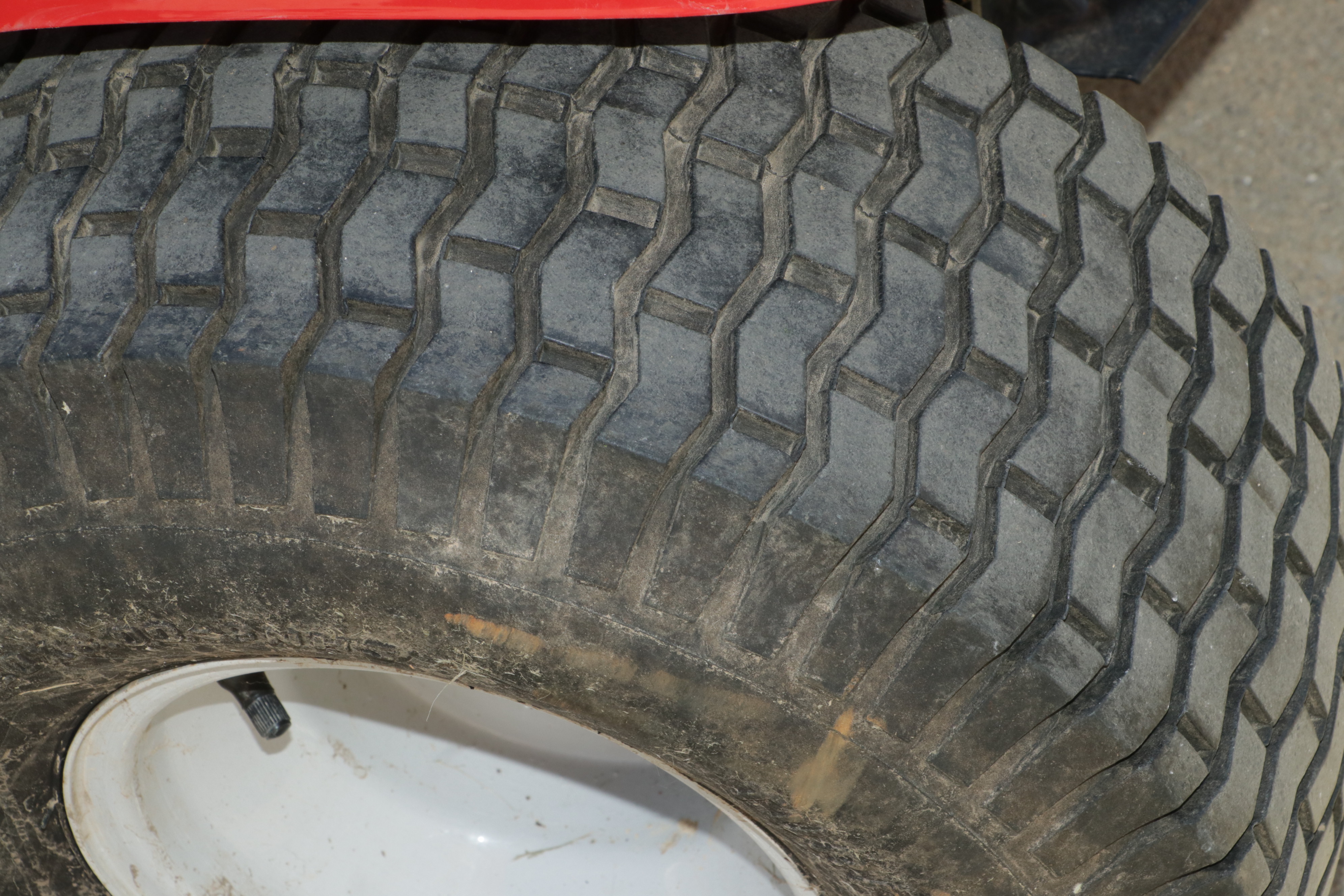 Troy-Bilt Pony 42" Deck Riding Lawnmower