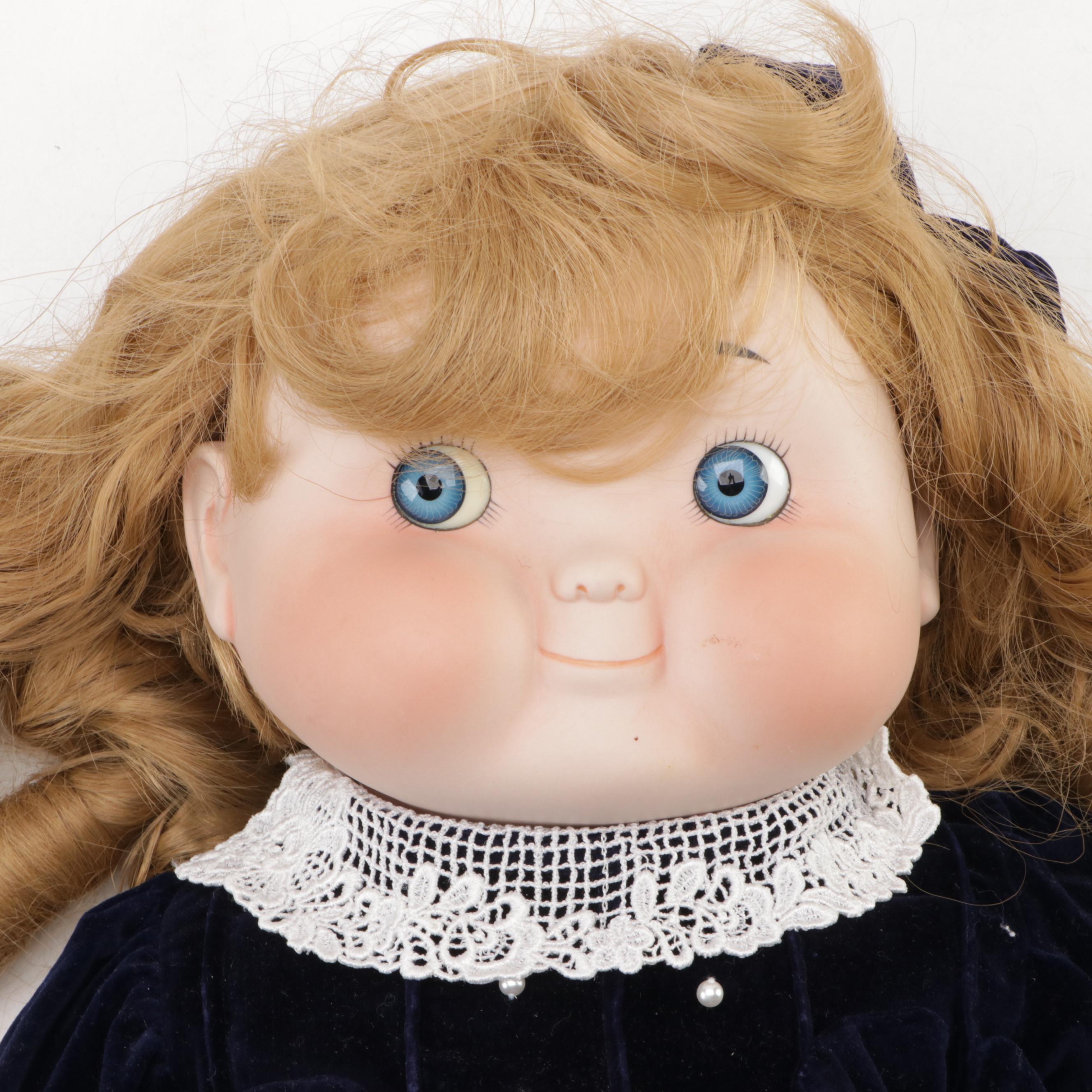 House of Global Art Dolly Dingle Limited Edition Porcelain Musical Doll