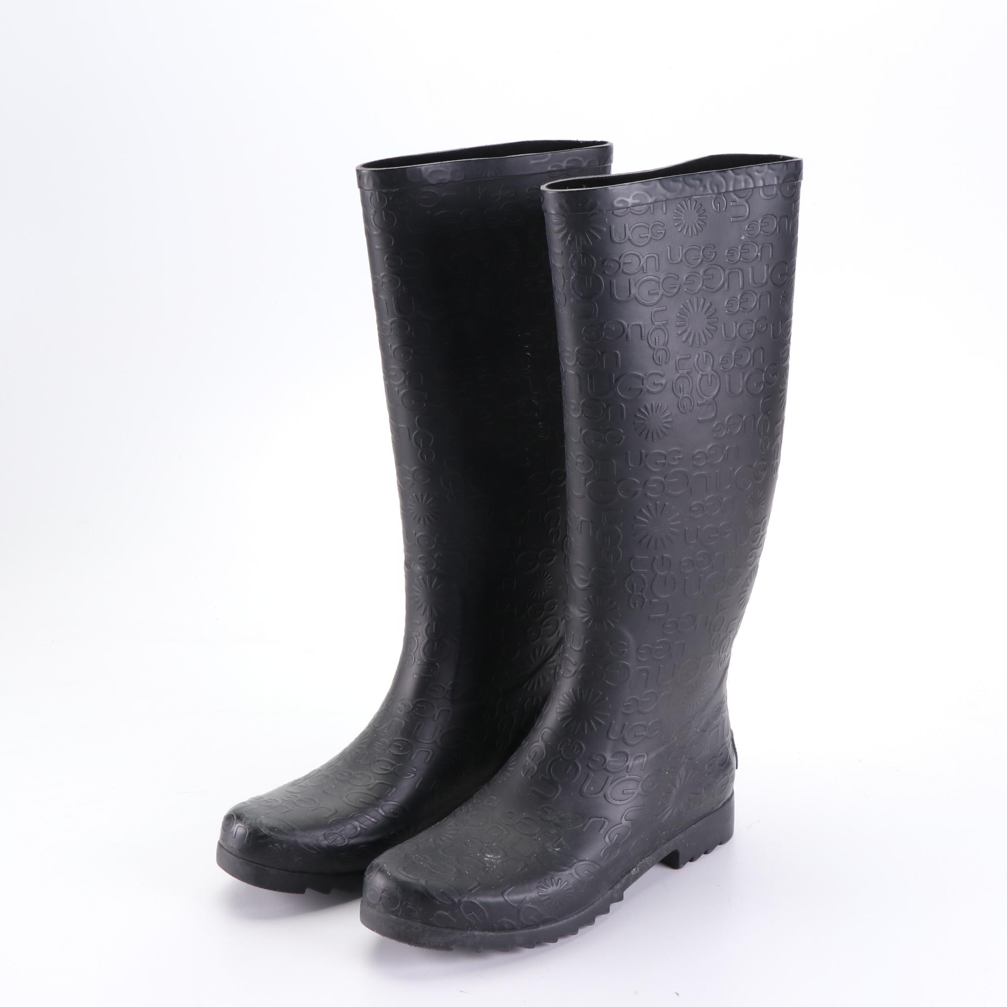 G By Guess Boots in Grey Faux Leather and UGG Rubber Rain Boots
