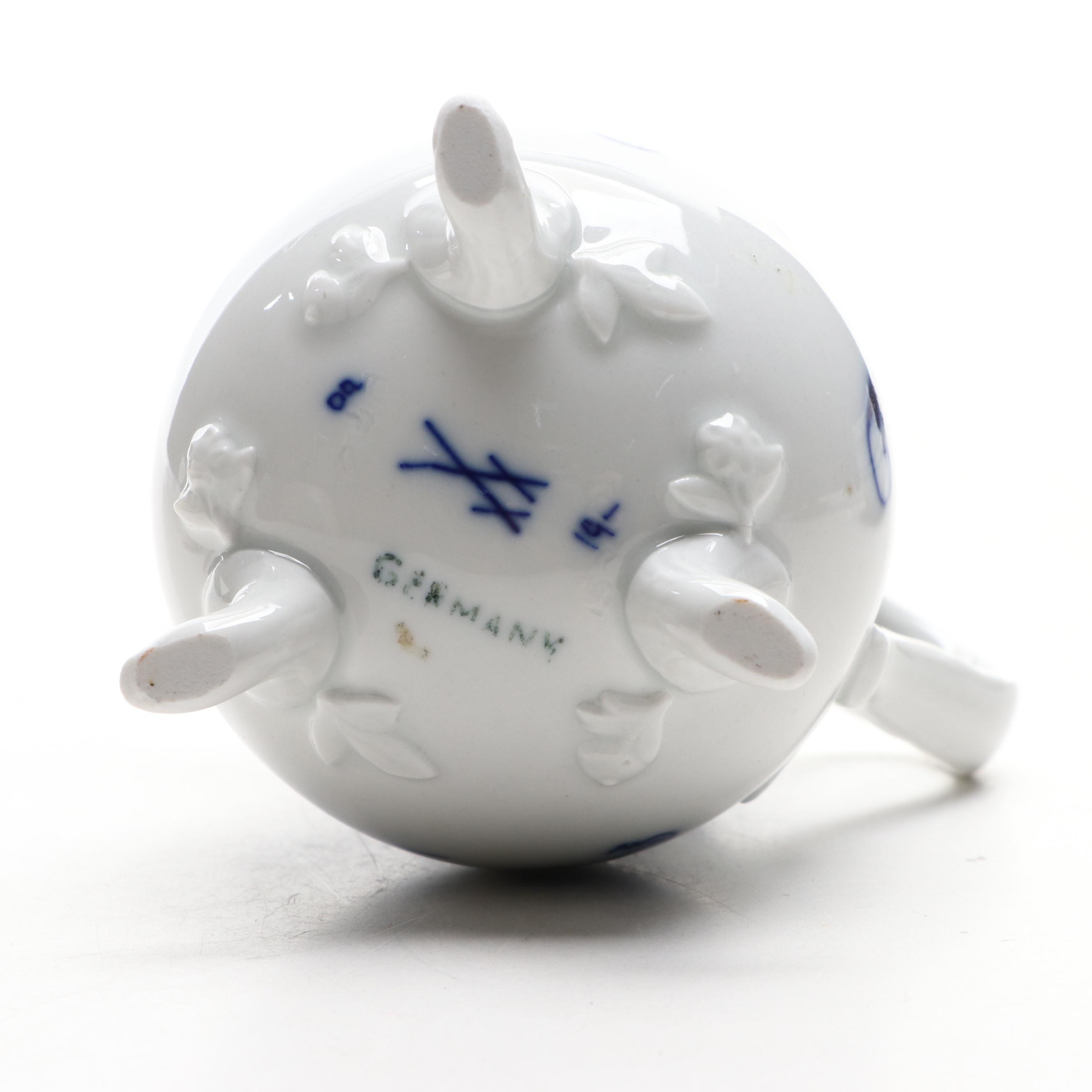 Meissen "Blue Onion" Creamer with Fruit or Sauce Bowls, Late 19th/ Early 20th C.