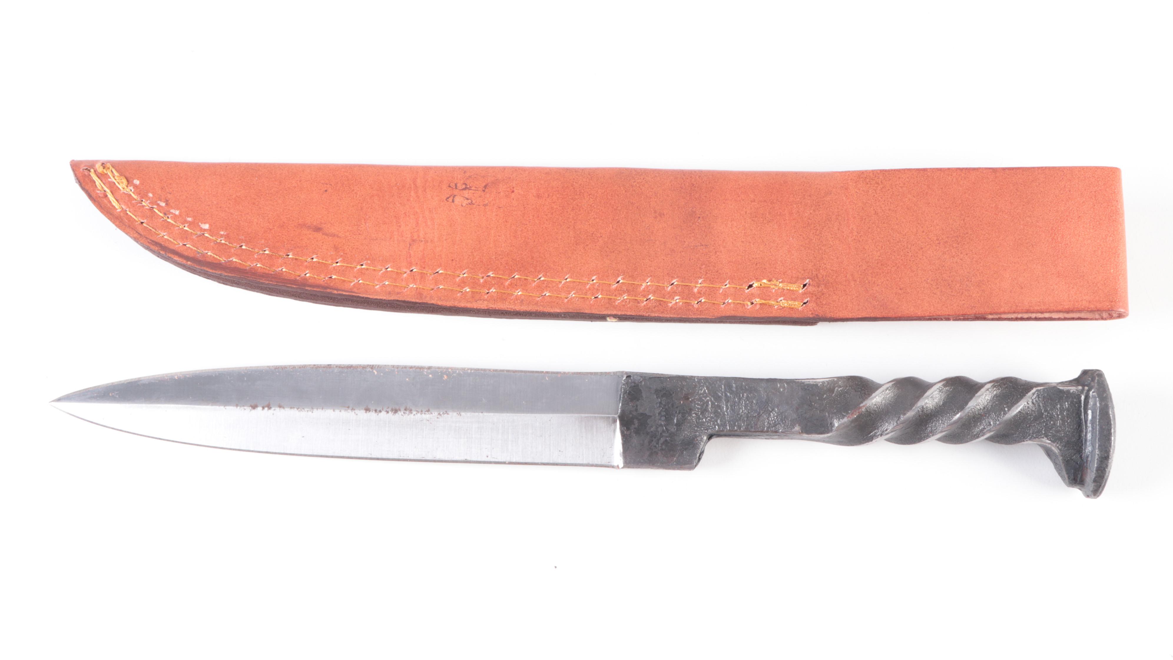 Hand-Forged Twist Handled Knife with Frost Cutlery Pocket Knives