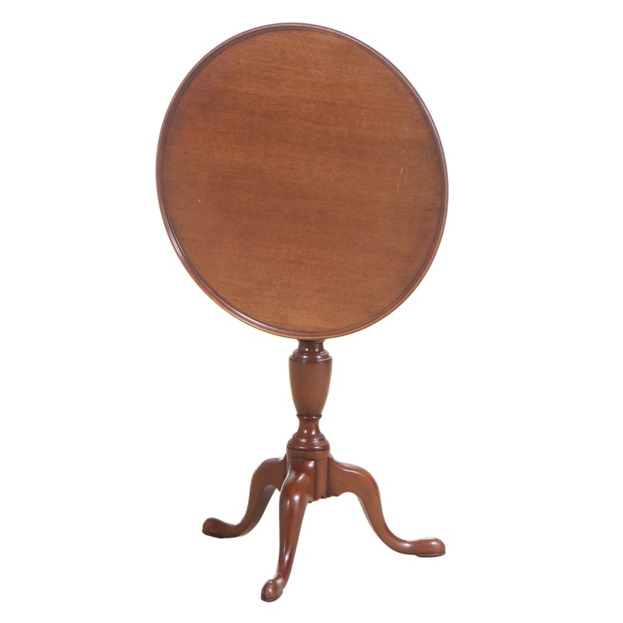 Kittinger "Williamsburg Restoration" Mahogany Birdcage-Action Candlestand