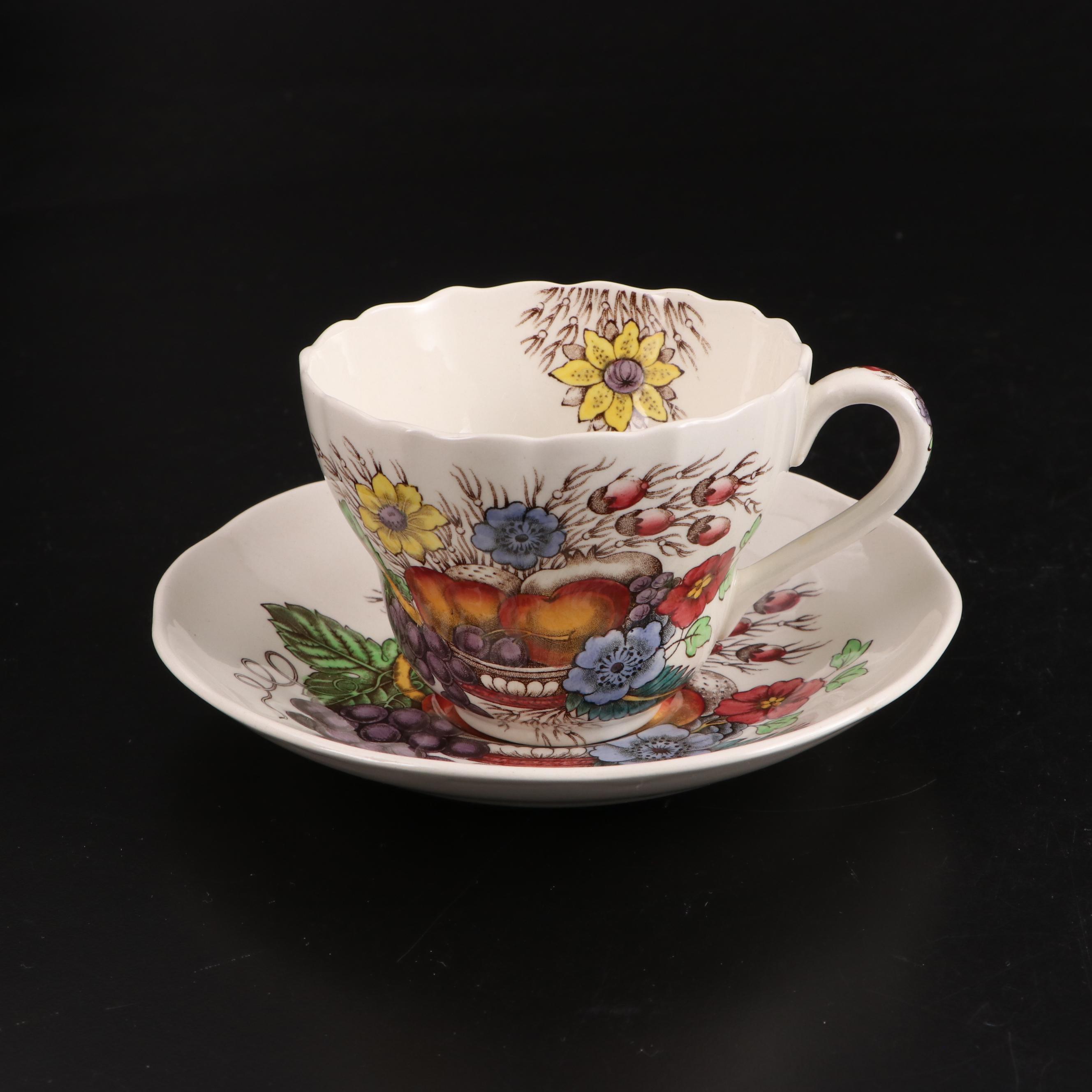 Copeland Spode "Reynolds" Earthenware Dinnerware, Mid to Late 20th Century
