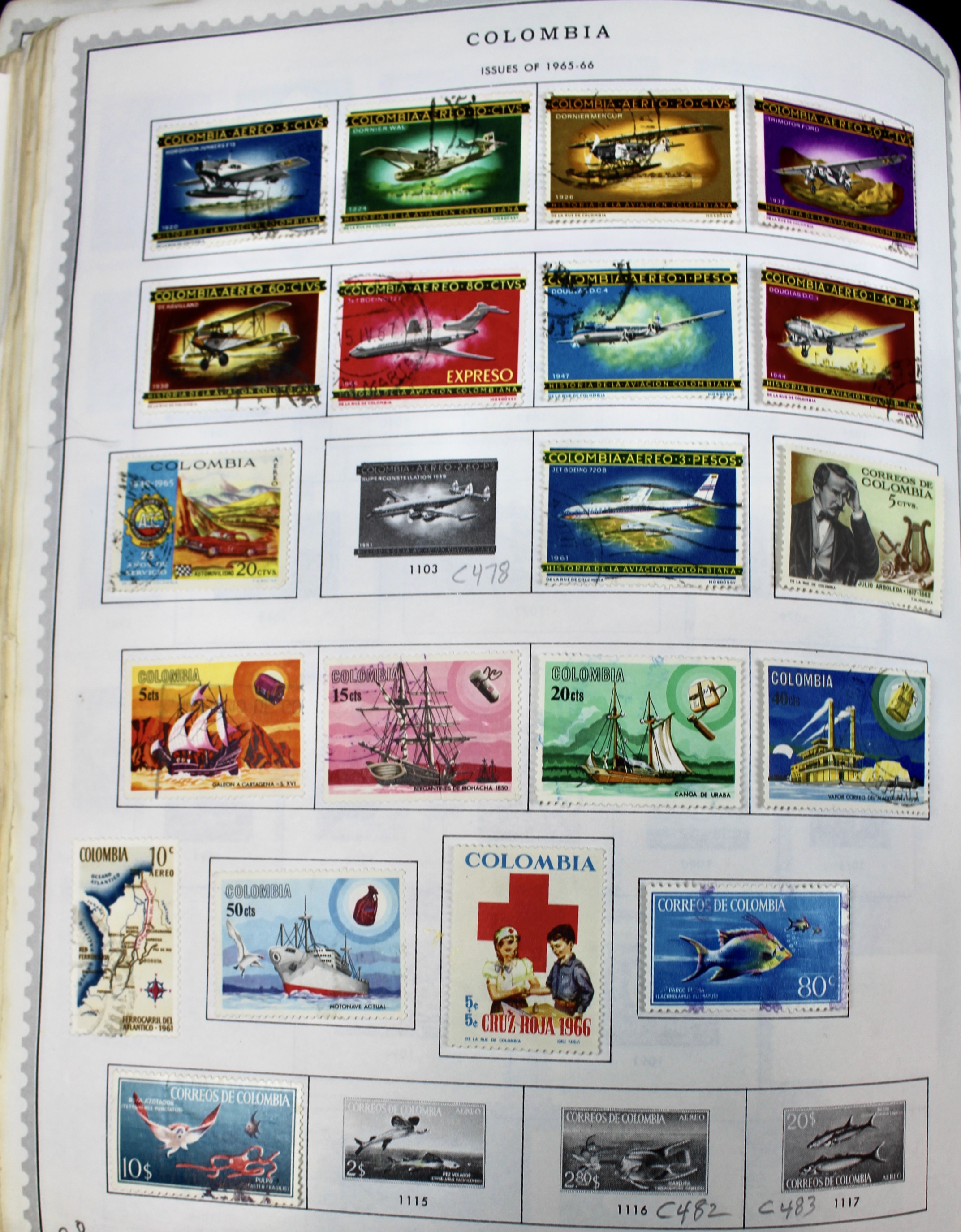 Minkus Supreme Global Postage Stamp Album
