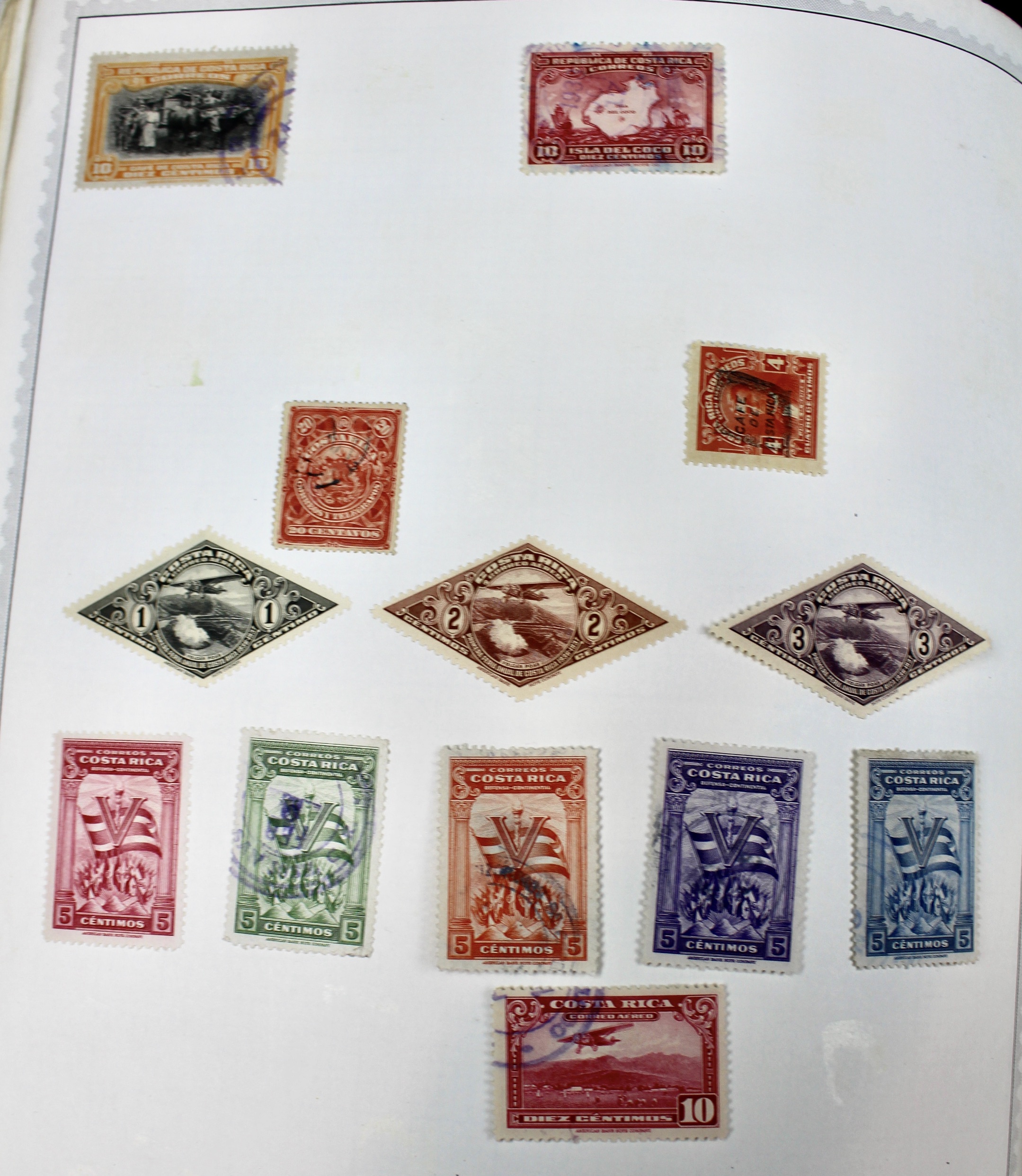 Minkus Supreme Global Postage Stamp Album