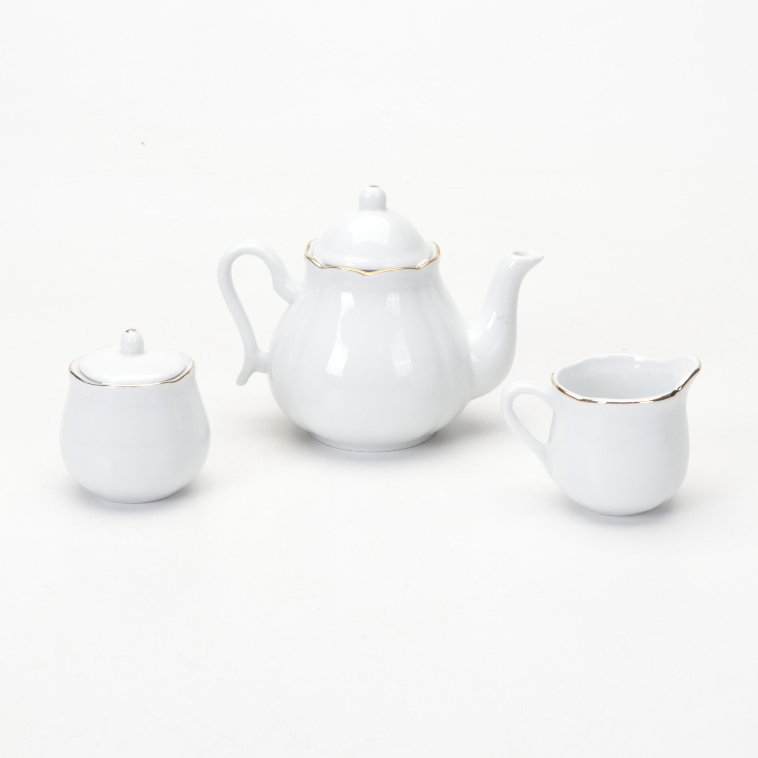 Reutter Porzellan "Alice In Wonderland" Child's Tea Set with Case, 2010
