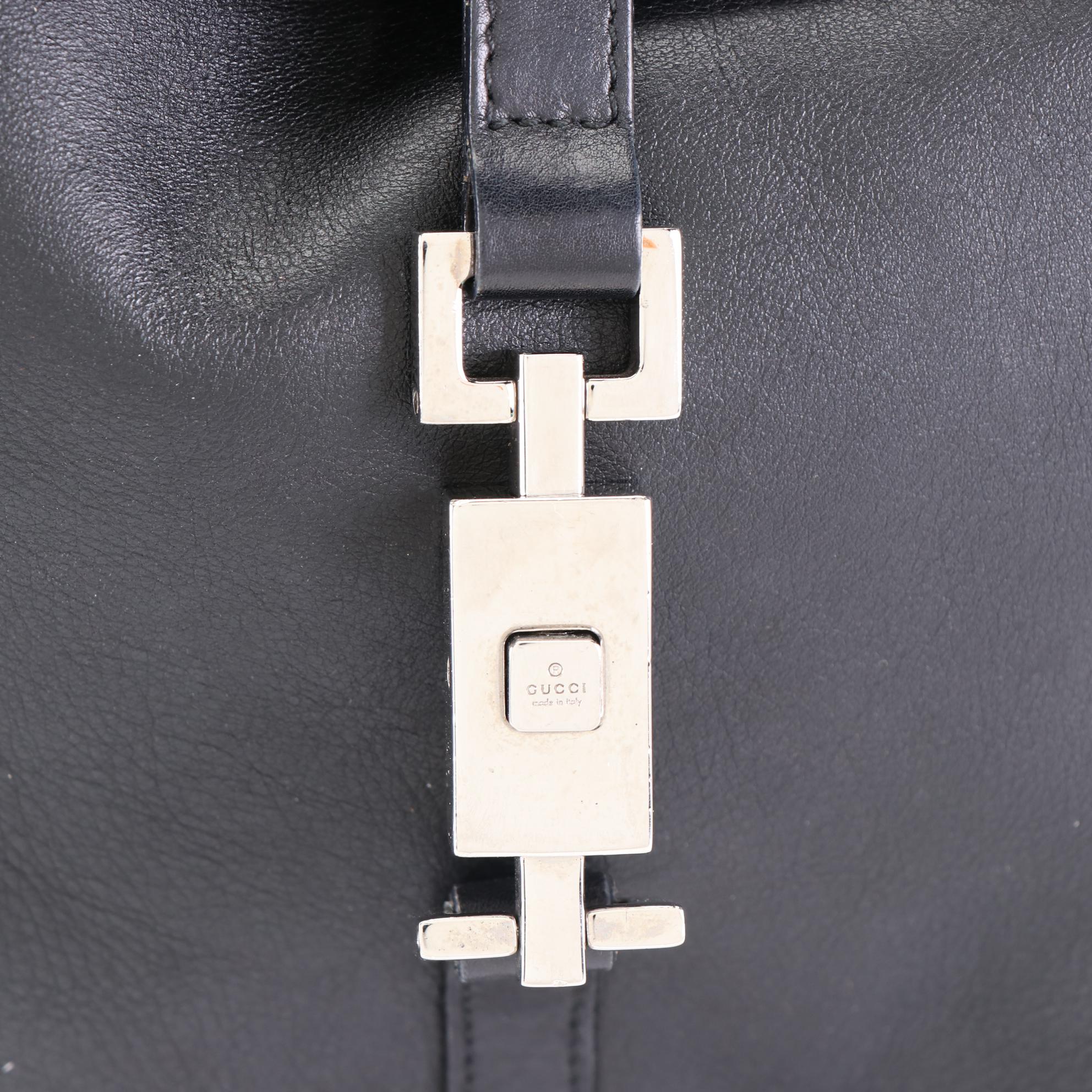 Gucci Fold-Over Shoulder Bag in Leather with Piston/Push Lock