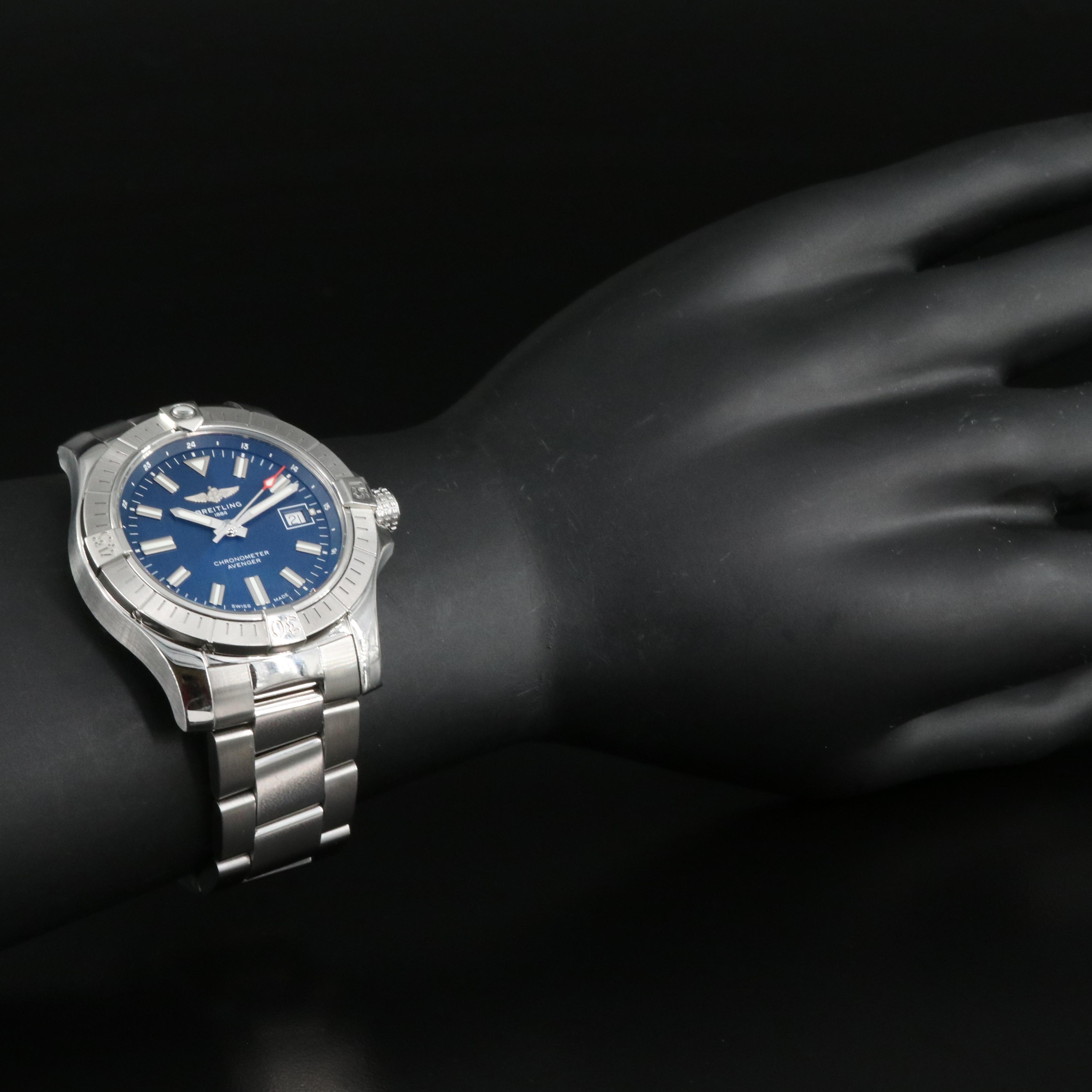 Breitling Avenger 43 Chronometer Date Automatic Watch