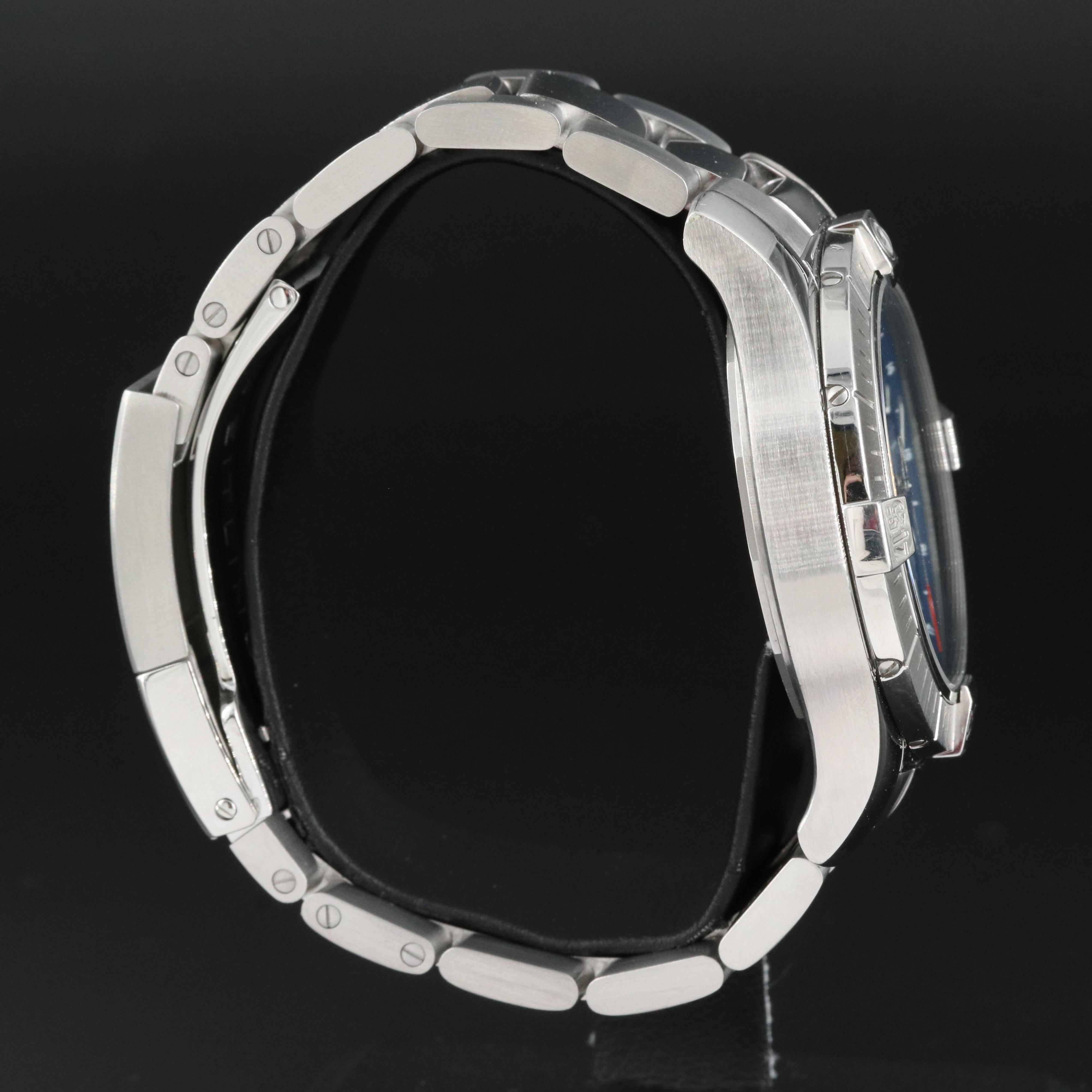 Breitling Avenger 43 Chronometer Date Automatic Watch