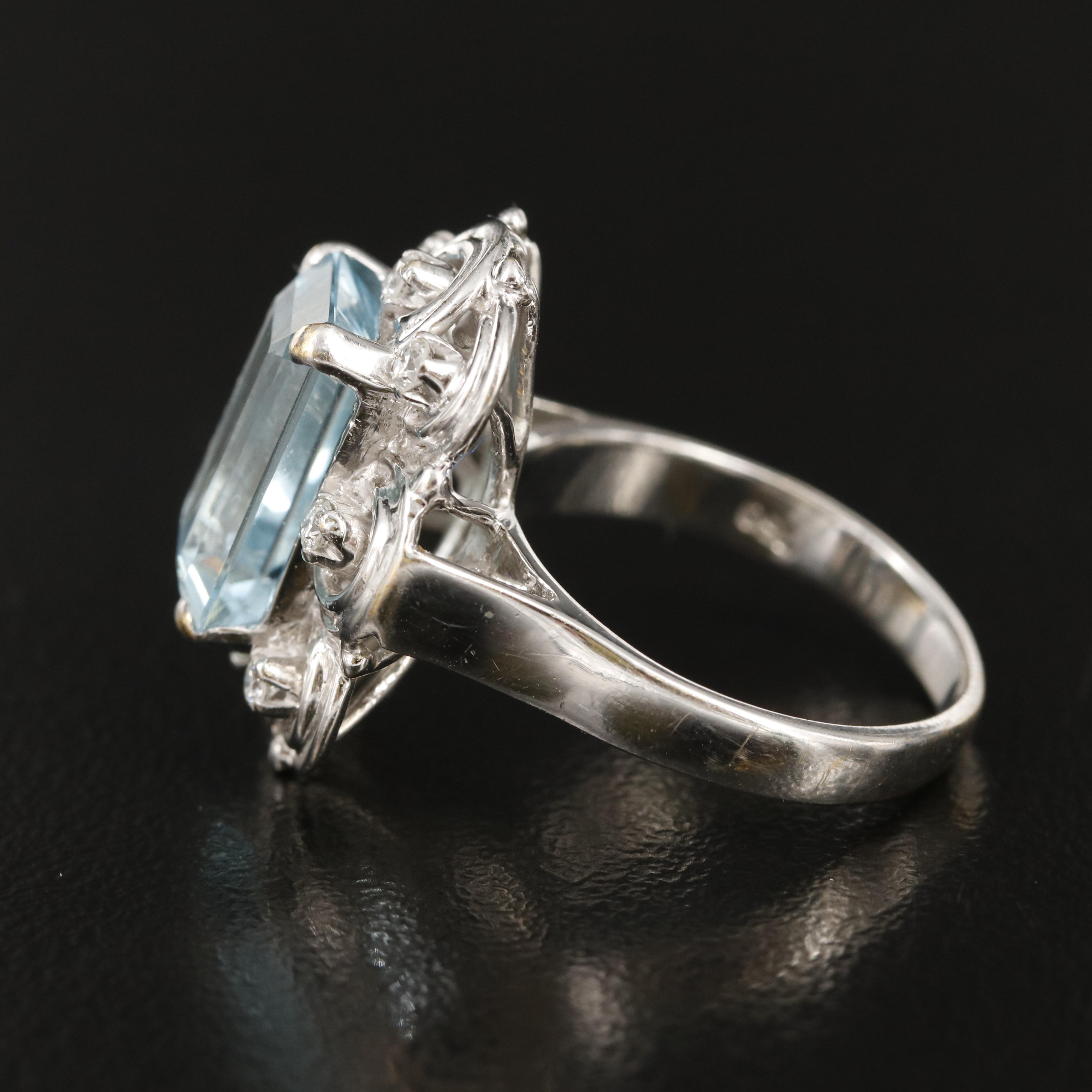 Vintage 18K 3.83 CT Aquamarine and Diamond Ring