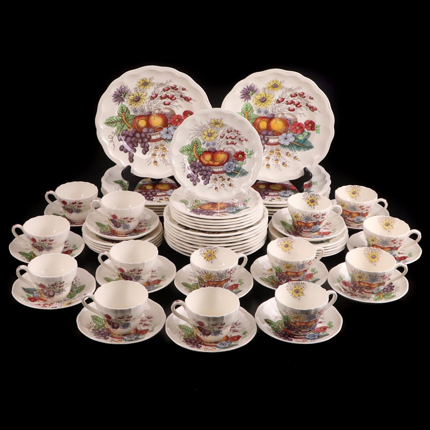 Copeland Spode "Reynolds" Earthenware Dinnerware, Mid to Late 20th Century