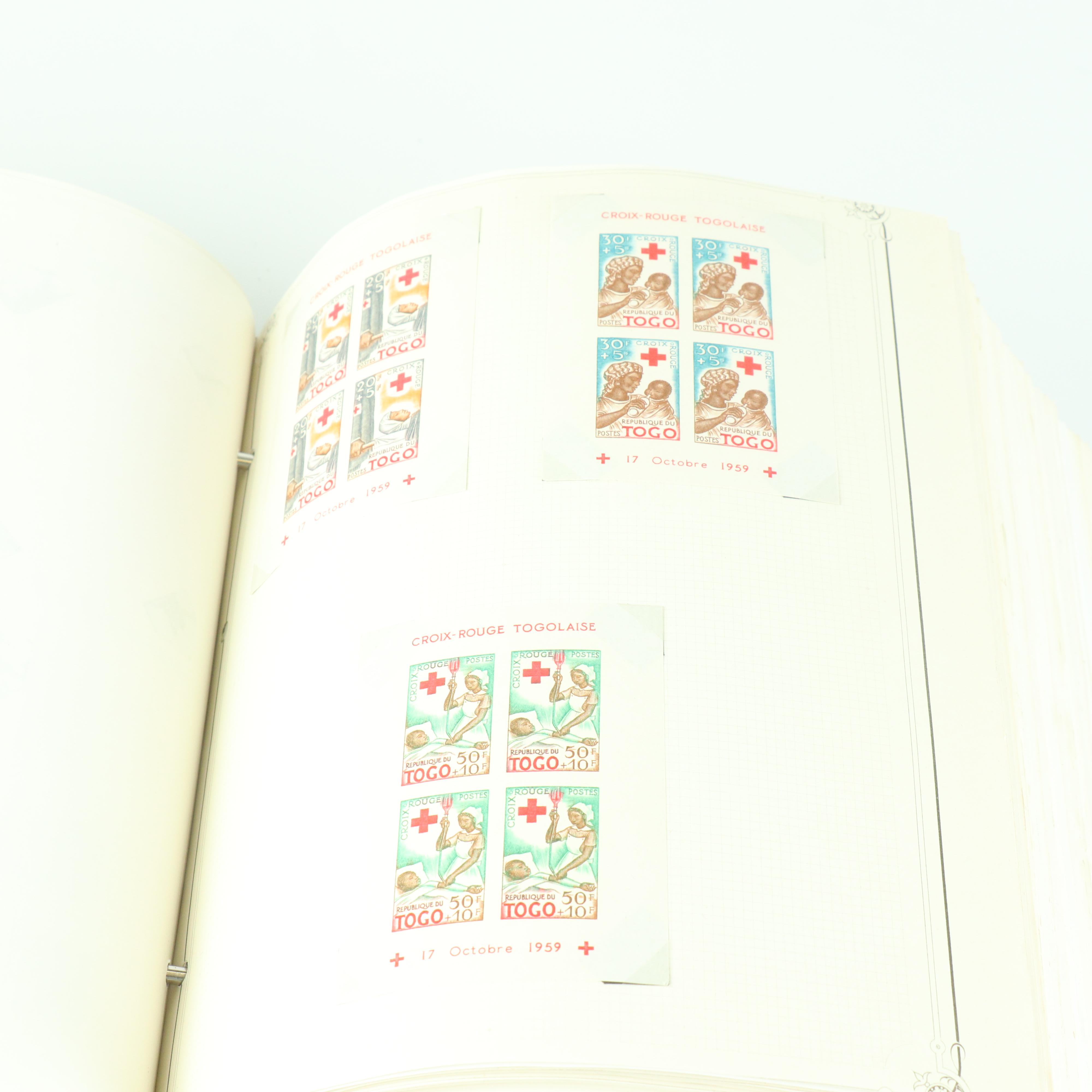 "Supreme Global Stamp Album" Postage Stamp Collection (T)