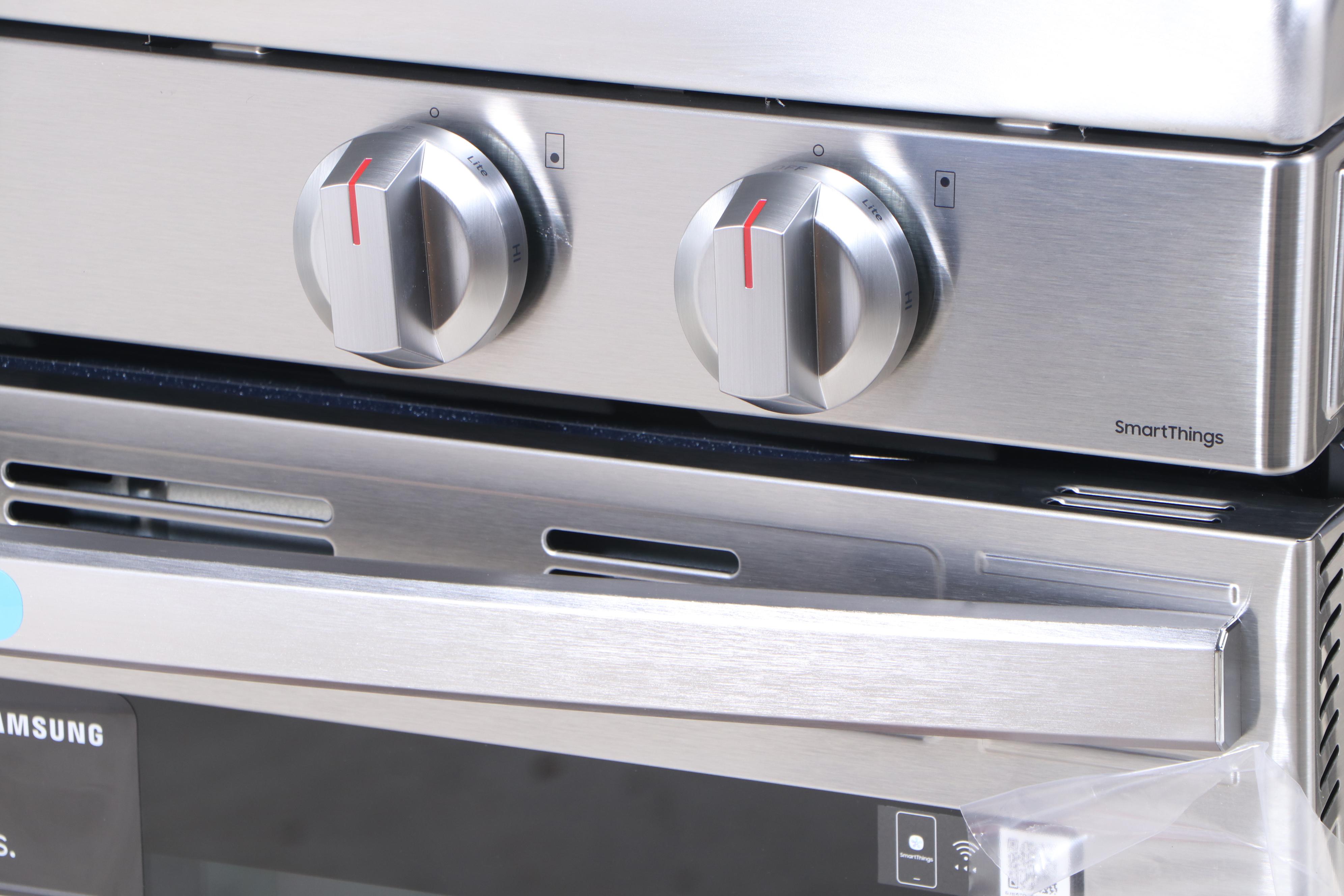 Samsung 6.0 Cu. Ft. Smart Freestanding Gas Range with Flex Duo™