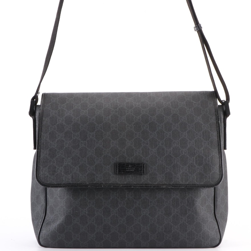 Gucci Messenger Bag in Black/Grey GG Supreme Canvas with Leather Trim