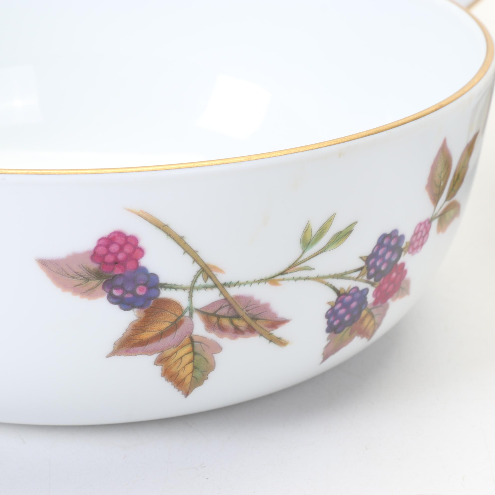 Royal Worcester "Evesham Gold" Fruit Bowls and Pie Plate, 1961