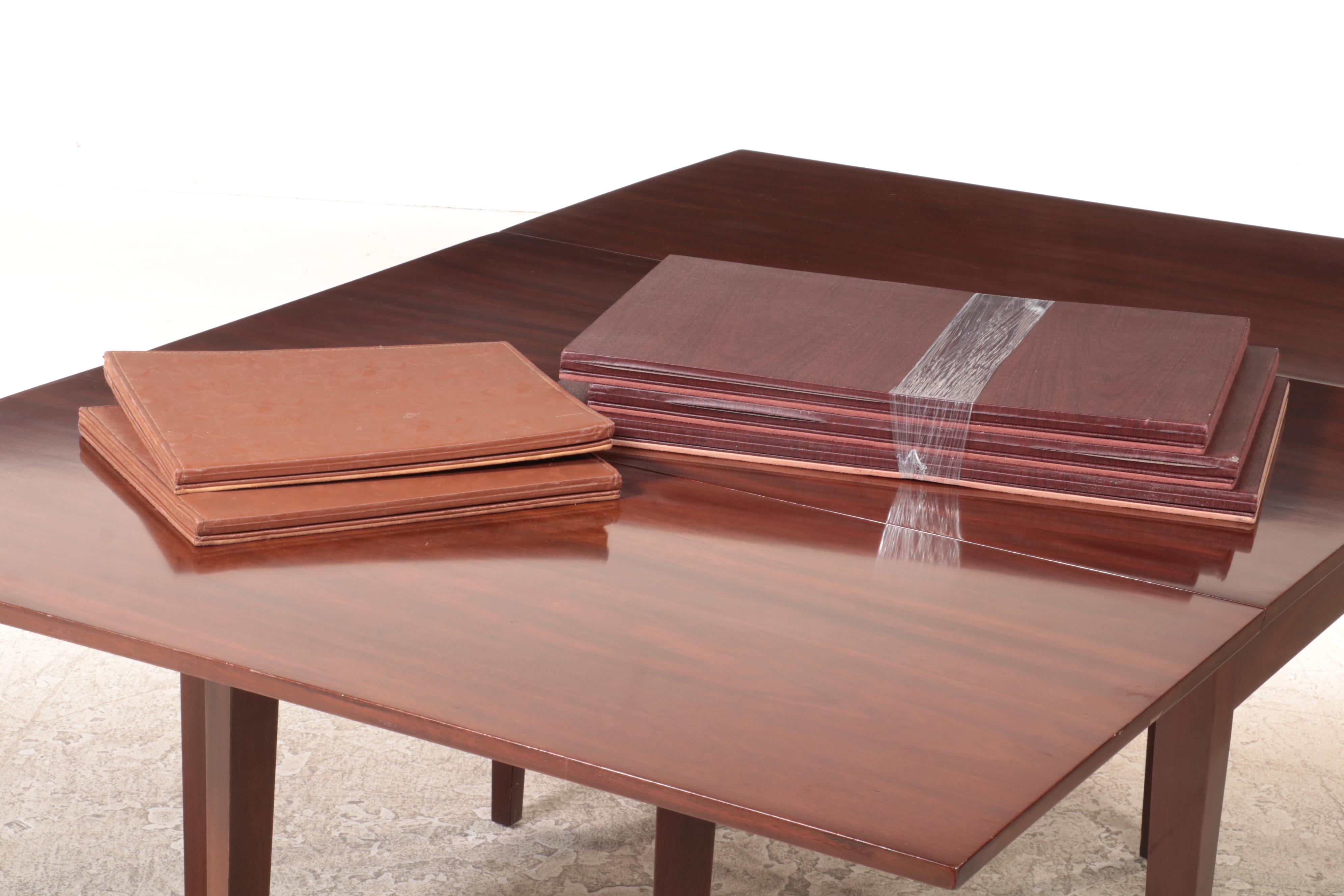 Kittinger "Williamsburg Adaptation" Mahogany Drop-Leaf Dining Table