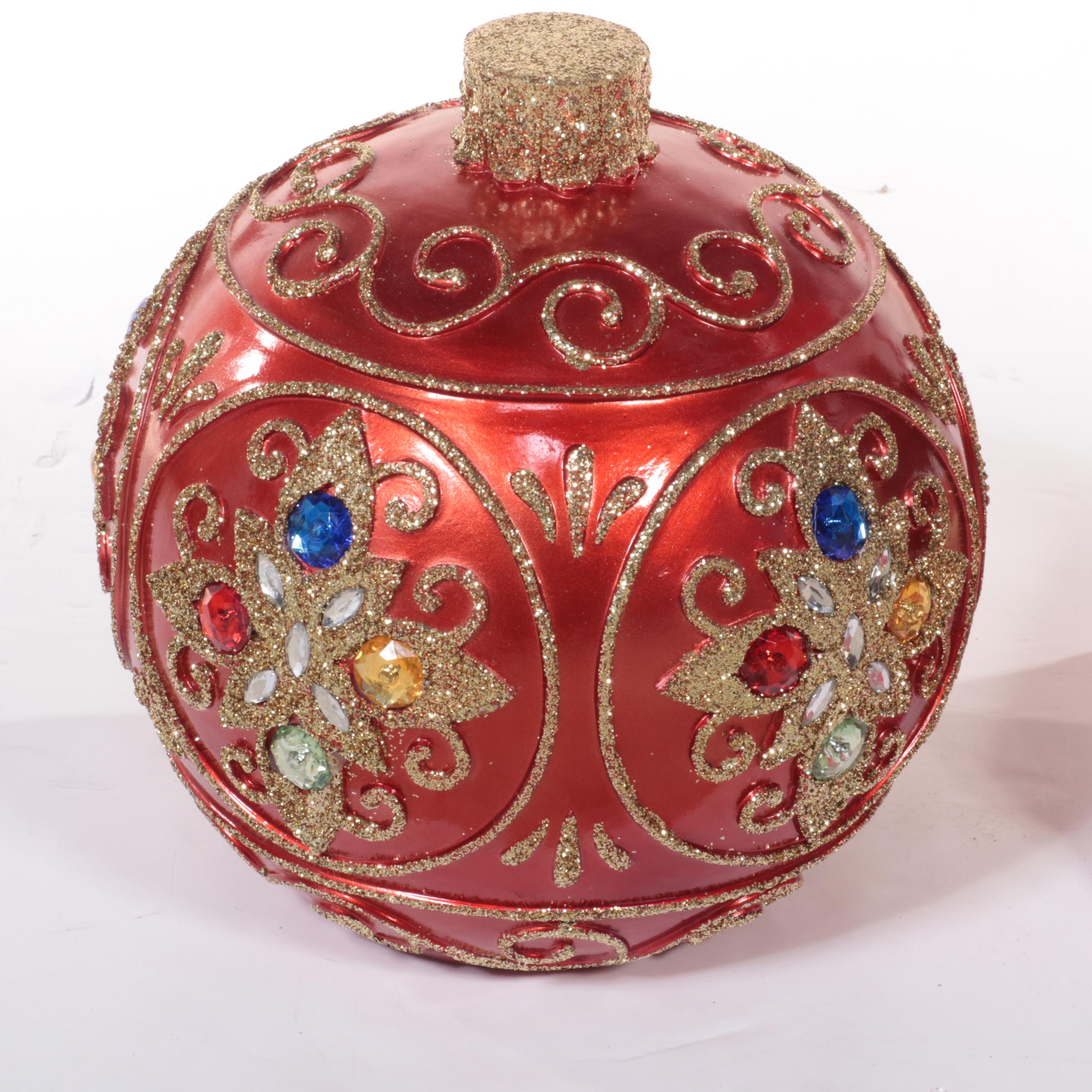 Illuminated Christmas Decor, Including Metal Santa Claus Statue