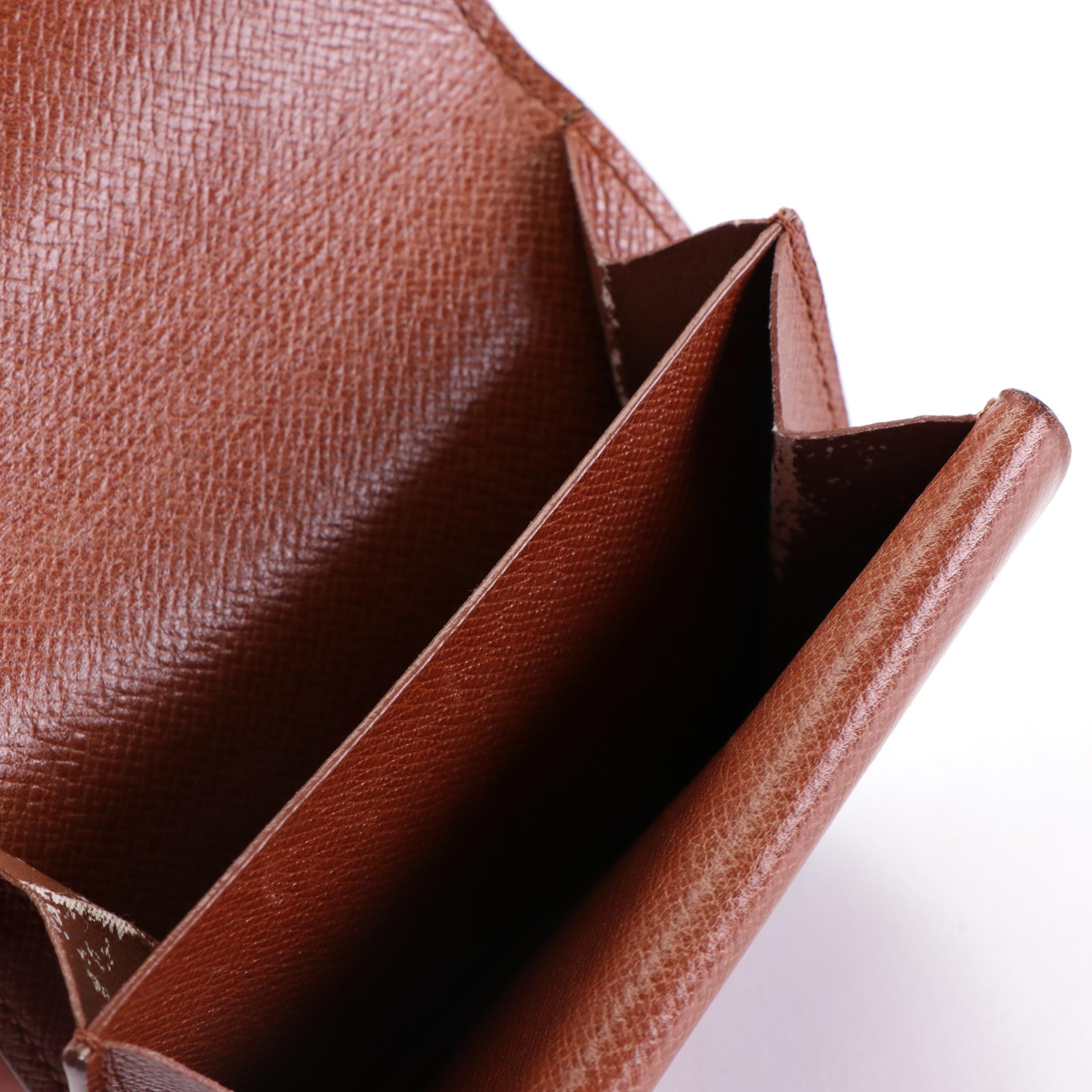 Louis Vuitton Coin Purse in Monogram Canvas and Leather