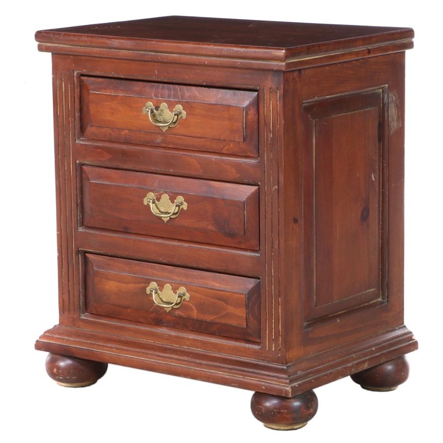 William and Mary Style Pine Three-Drawer Bedside Chest, Late 20th Century