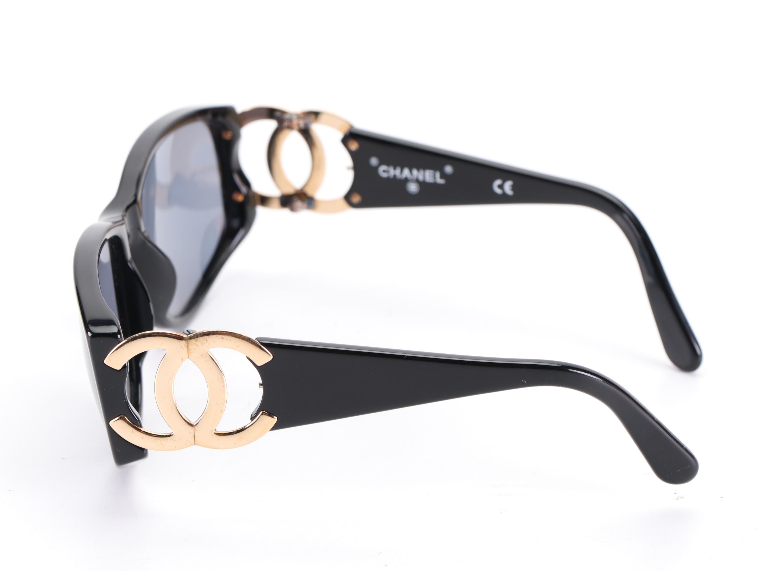 Chanel 02461 94305 Sunglasses with Case