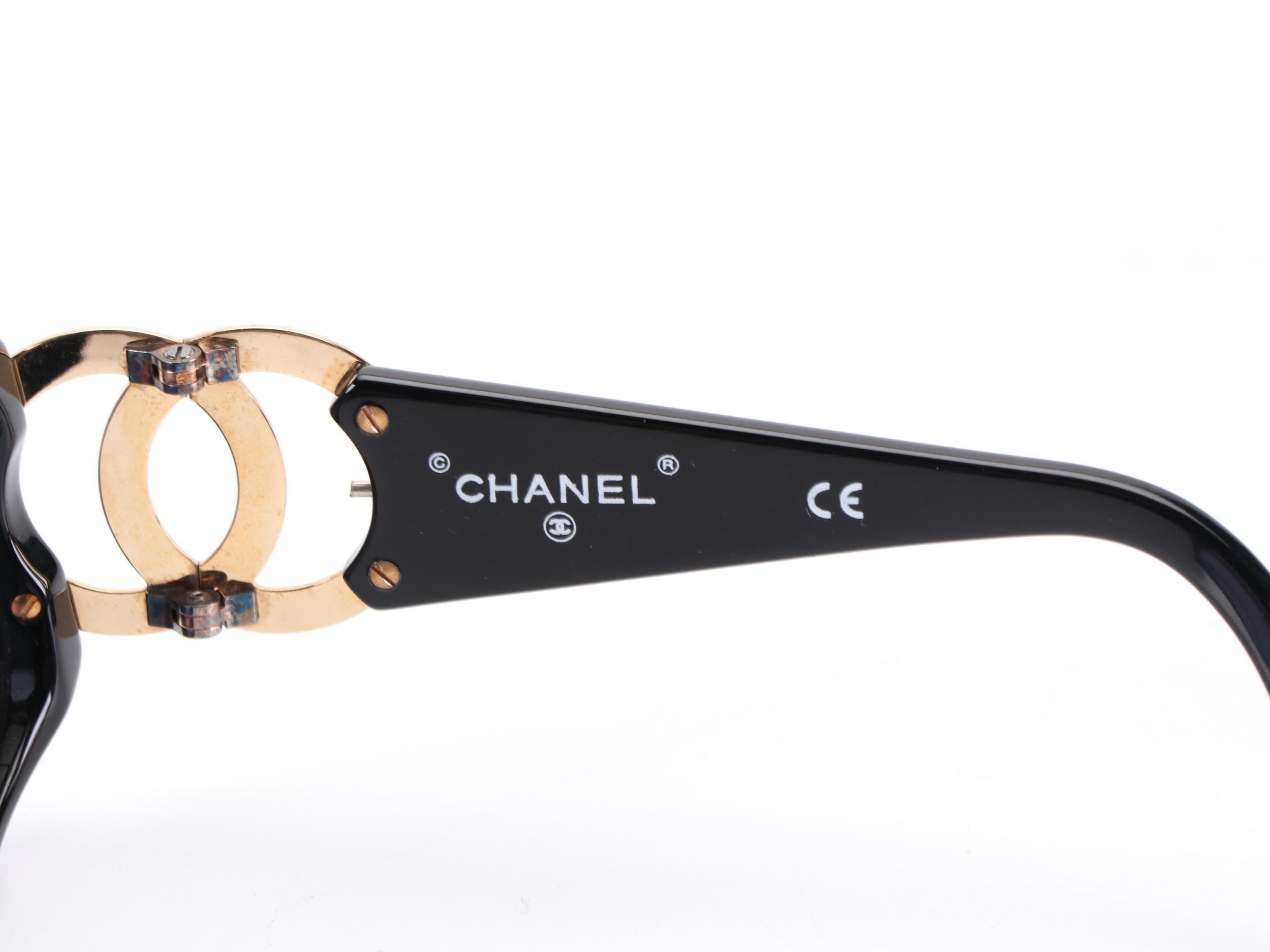 Chanel 02461 94305 Sunglasses with Case