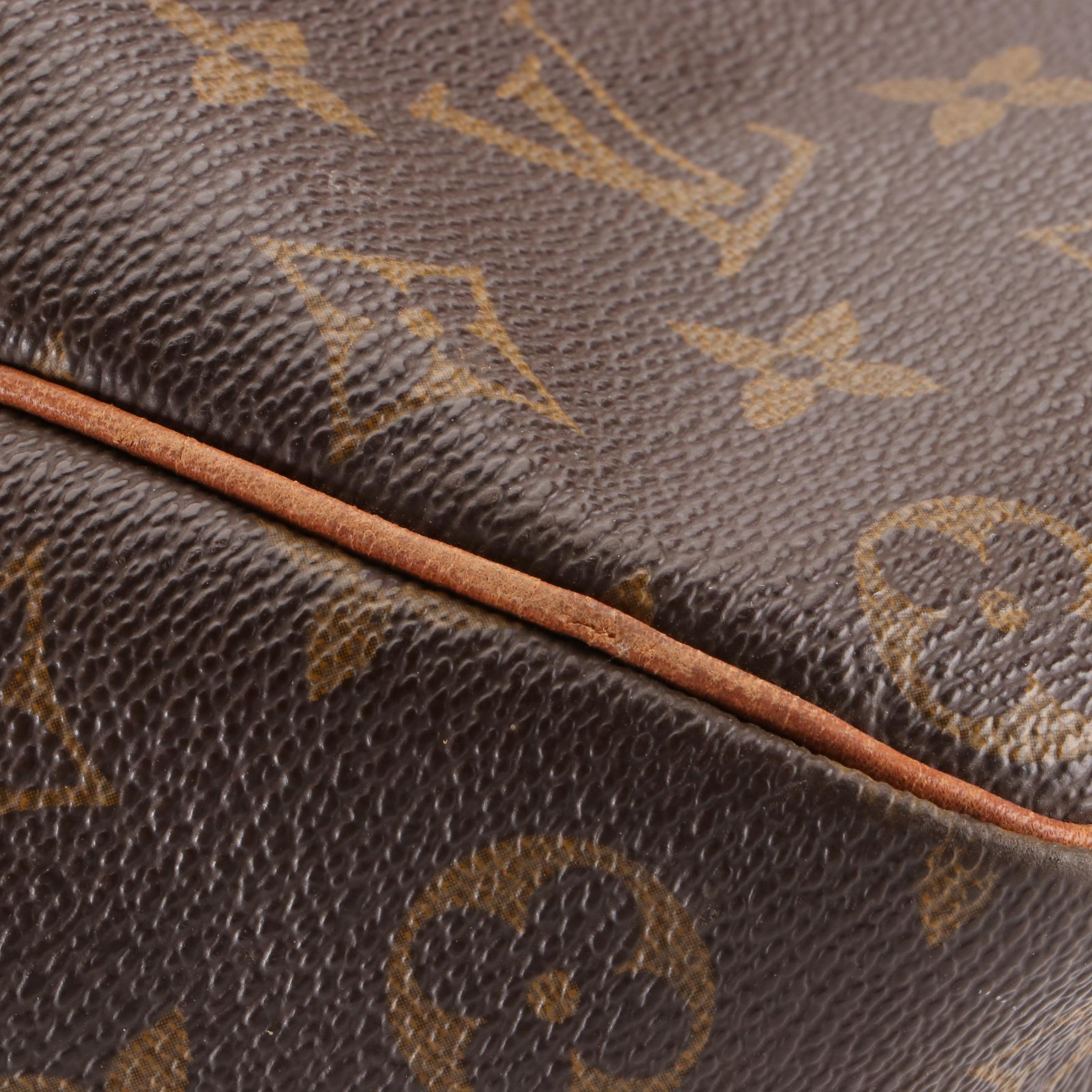 Louis Vuitton Speedy 40 in Monogram Canvas and Vachetta Leather