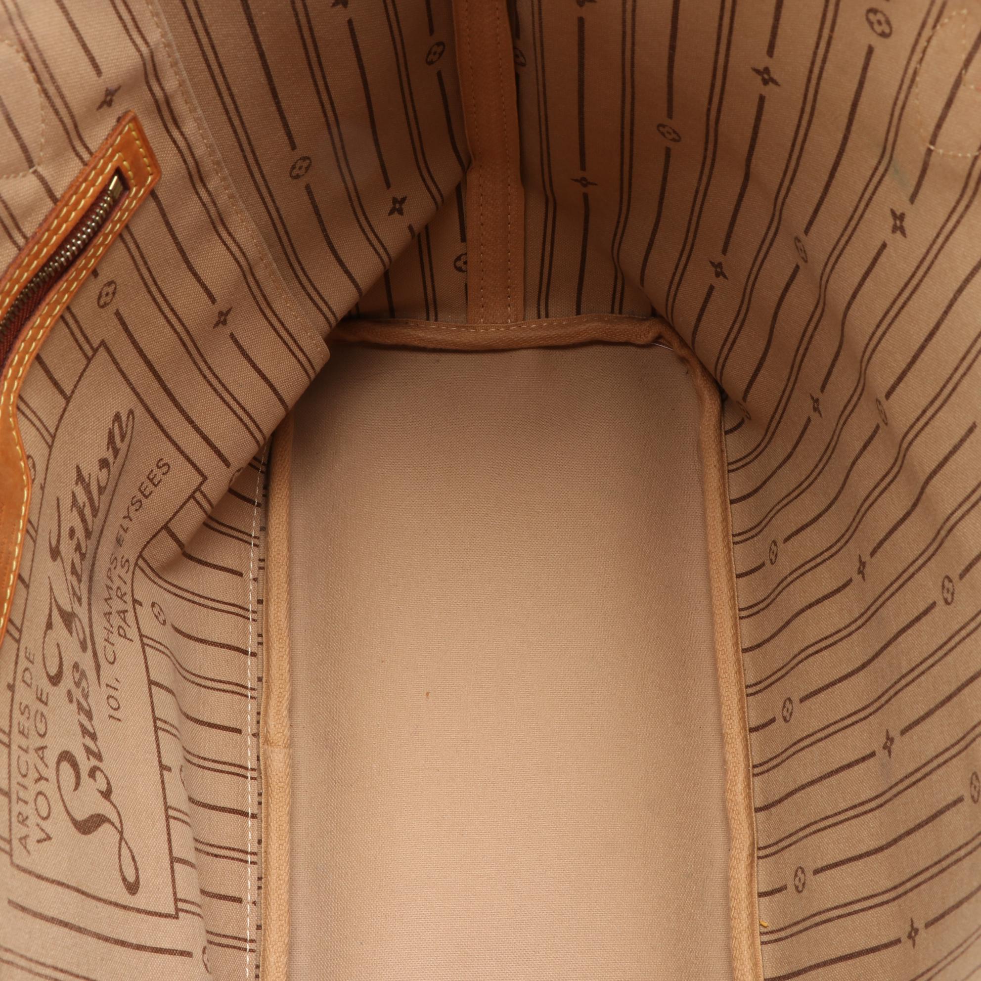 Louis Vuitton Neverfull MM in Monogram Canvas and Vachetta Leather