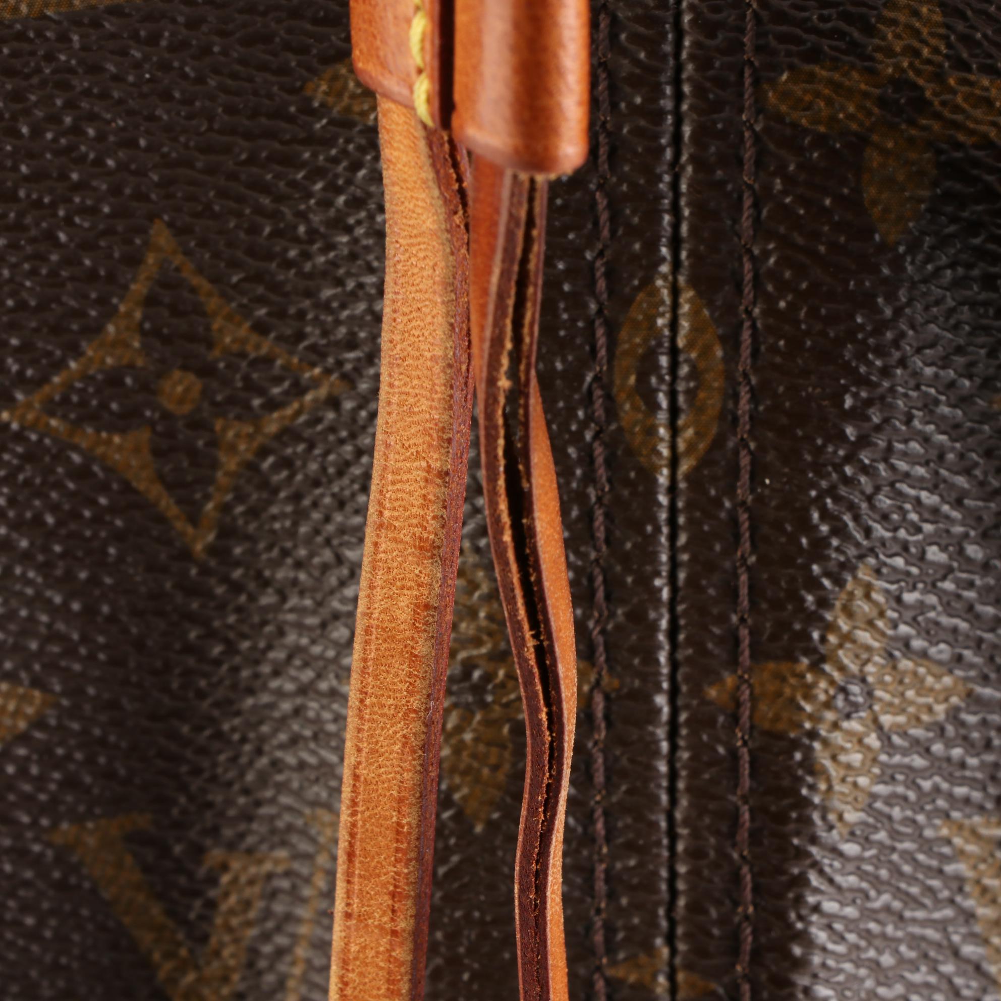 Louis Vuitton Neverfull MM in Monogram Canvas and Vachetta Leather