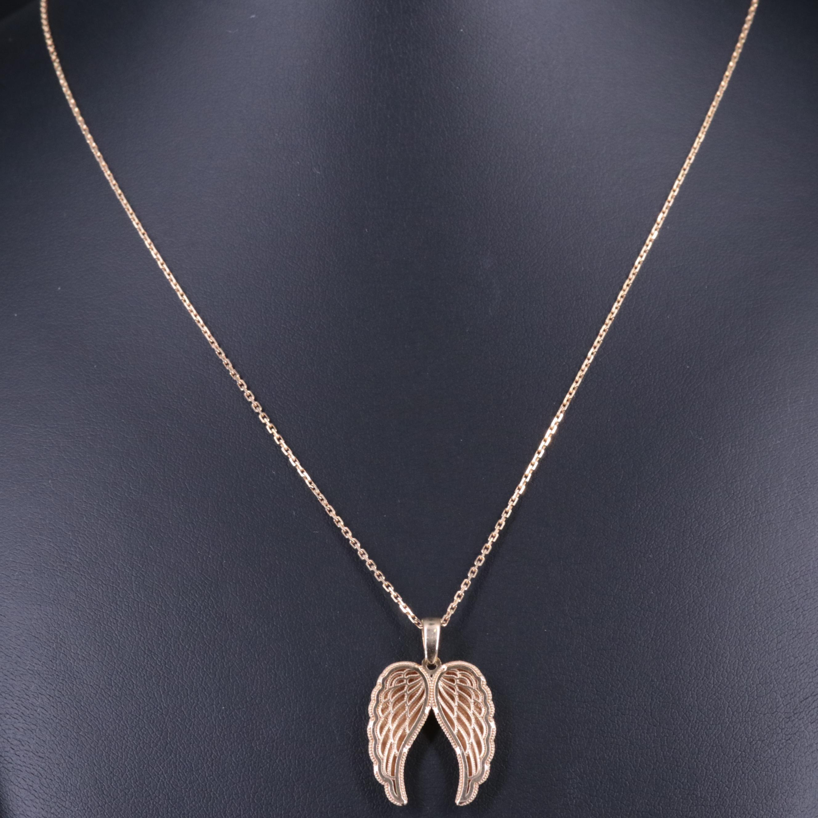 14K Cable Chain Wings Pendant Necklace