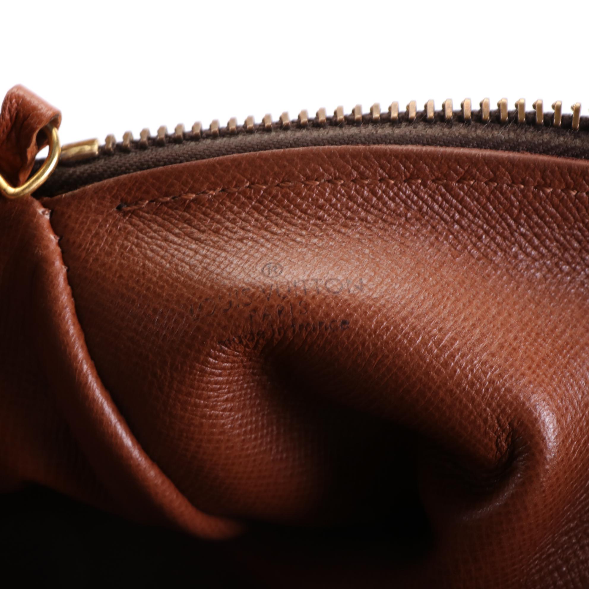 Louis Vuitton Papillon 30 Bag in Monogram Canvas with Pochette