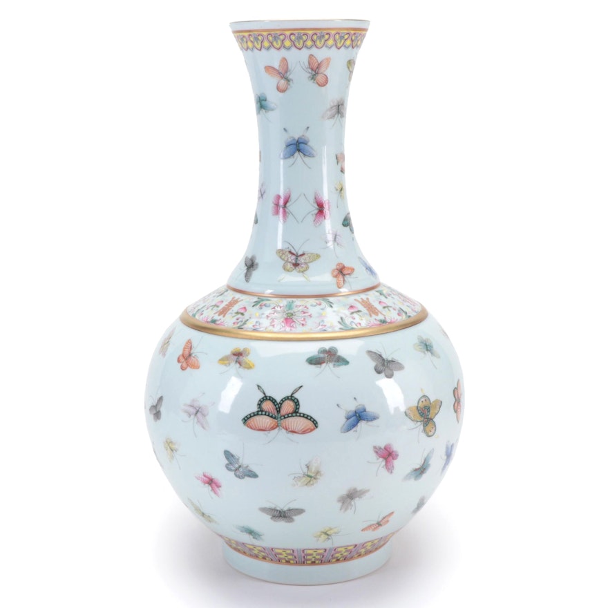 Chinese Guangxu Mark "100 Butterflies" Porcelain Vase