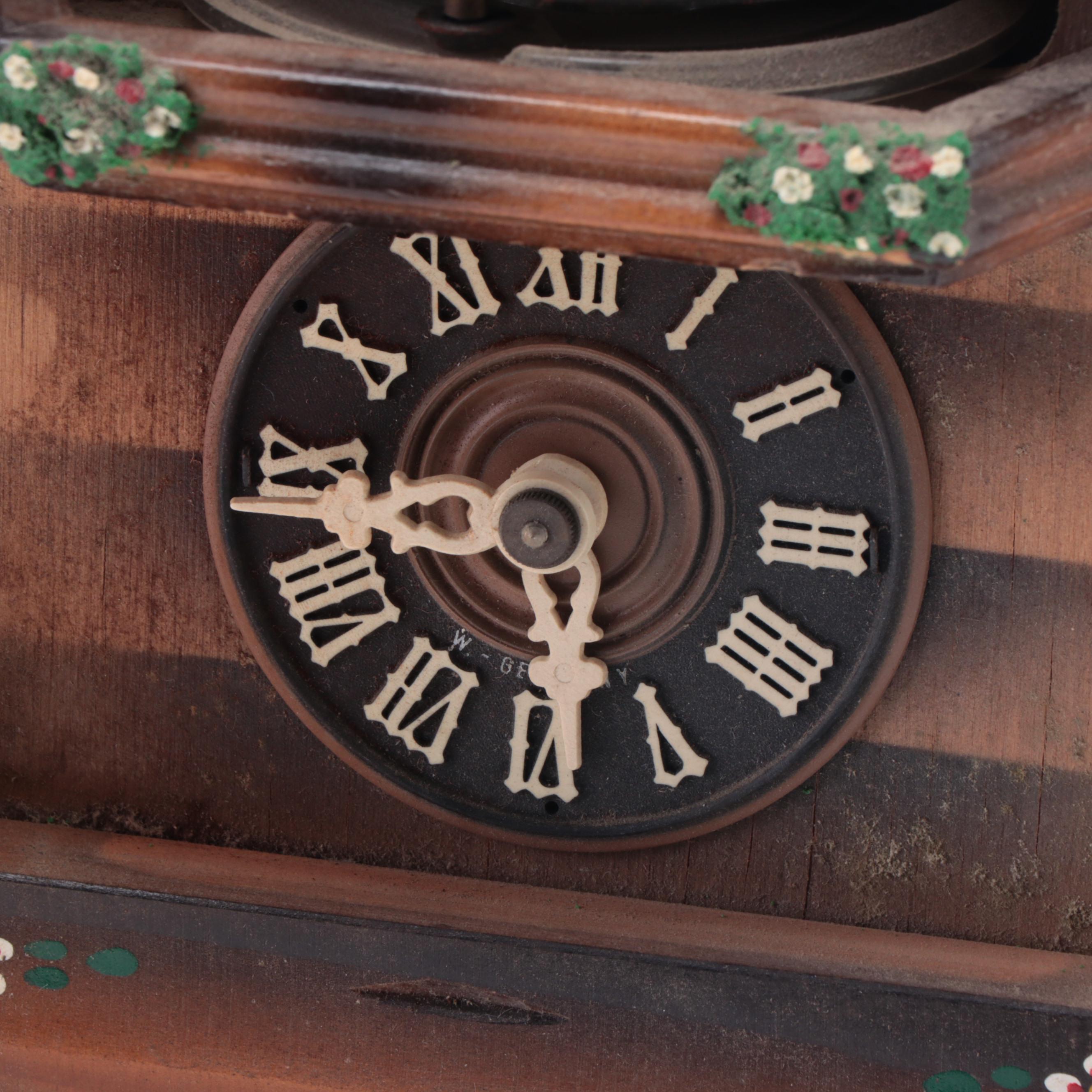 E. Schmeckenbecher Black Forest West German Cuckoo Clock, Late 20th Century